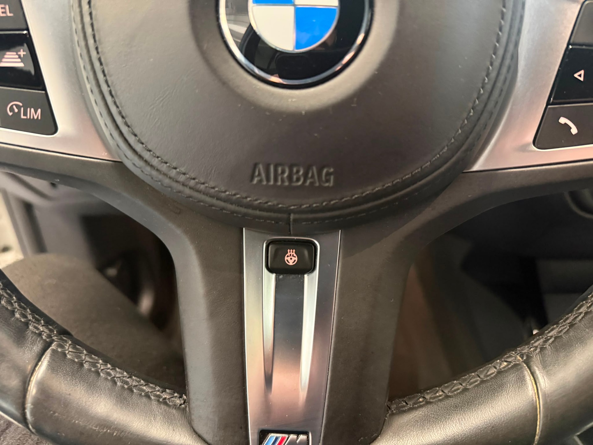 BMW M135i xDrive Steptronic-image-12