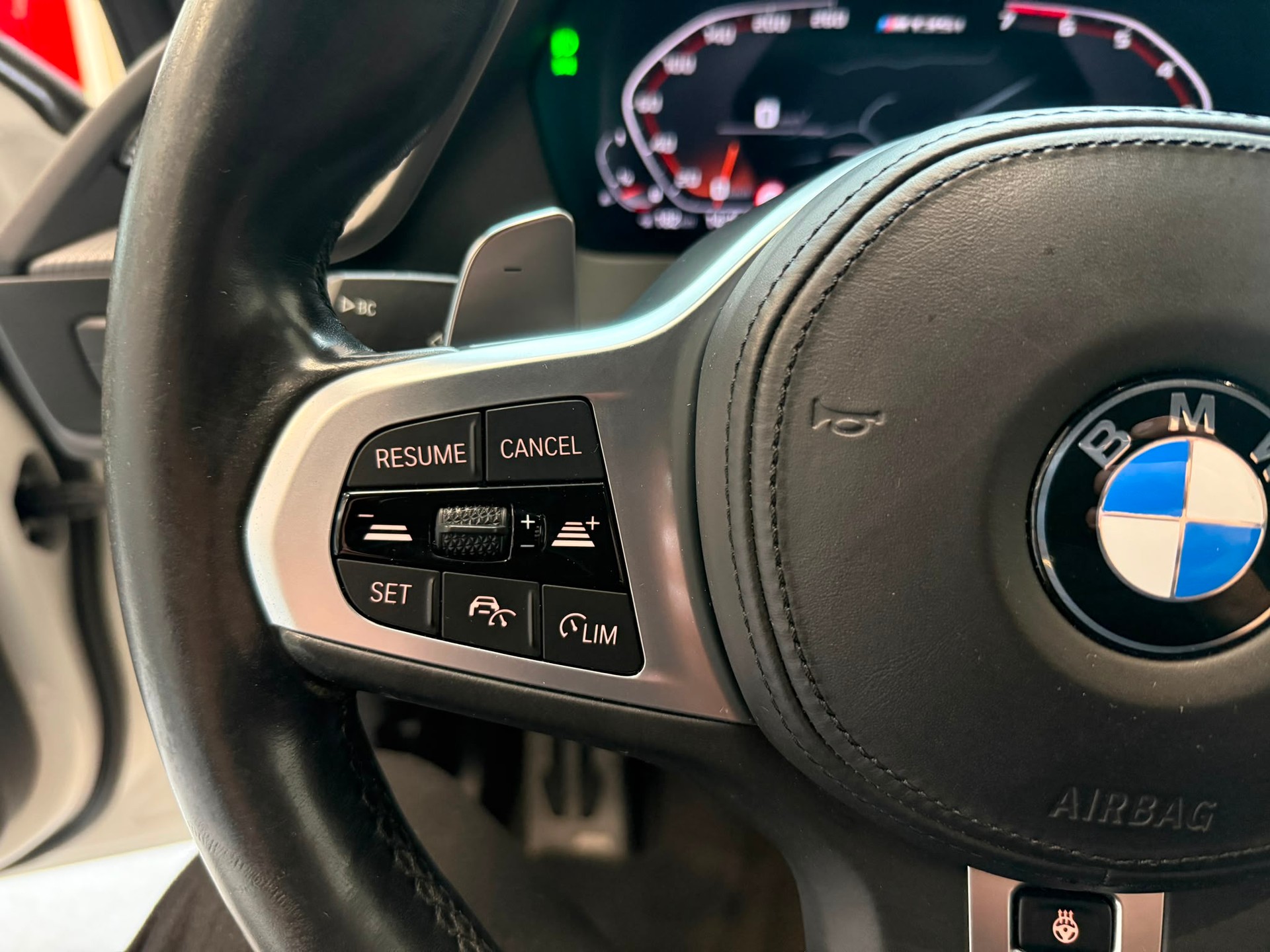 BMW M135i xDrive Steptronic-image-10