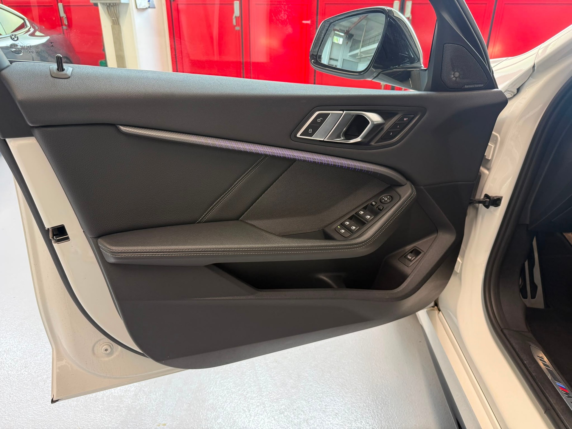 BMW M135i xDrive Steptronic-image-7