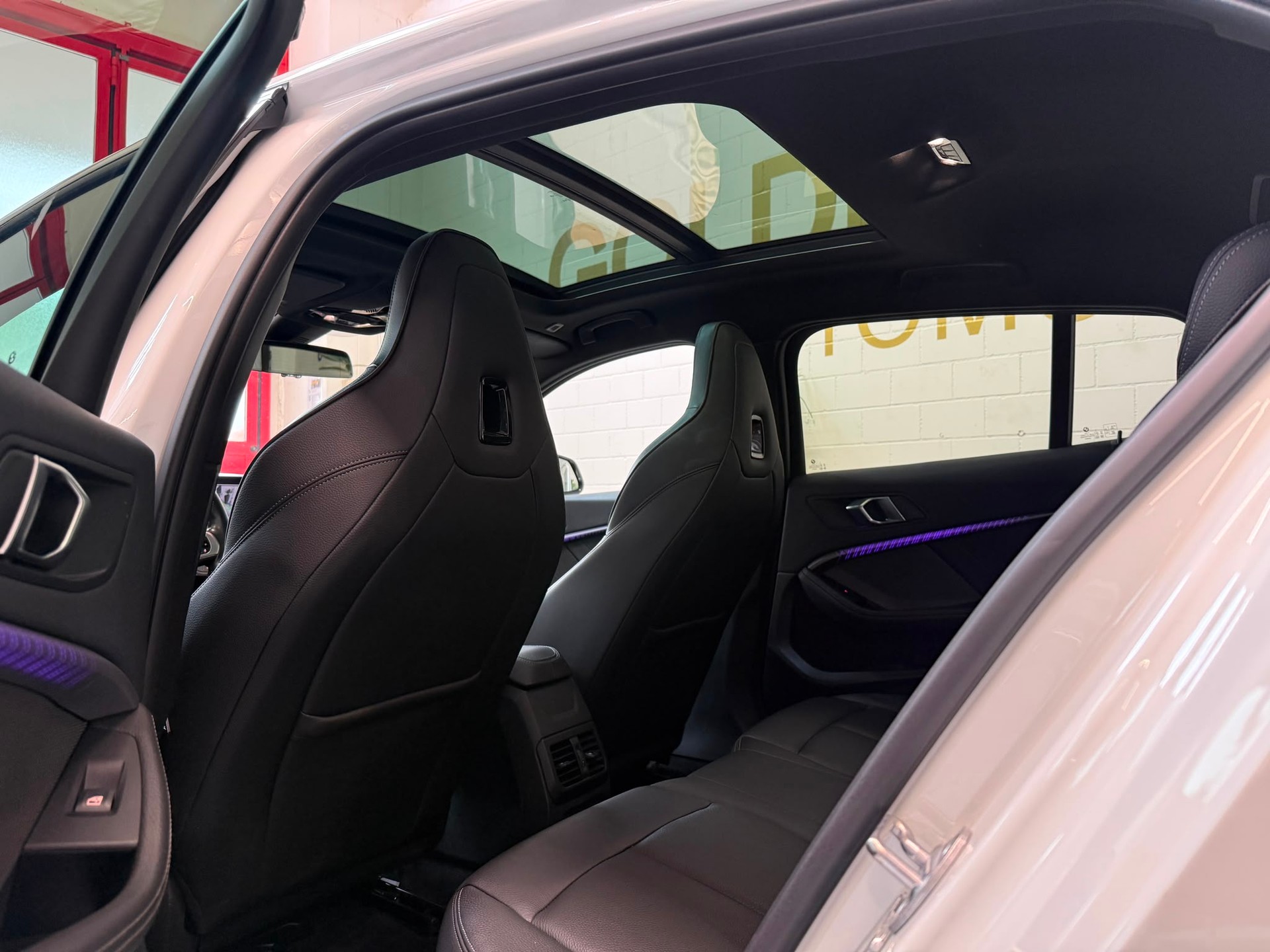 BMW M135i xDrive Steptronic-image-26