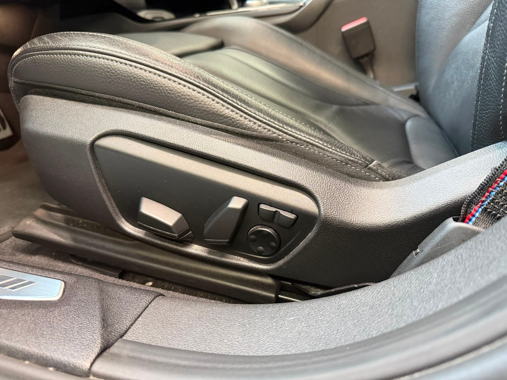 BMW M135i xDrive Steptronic-image-15