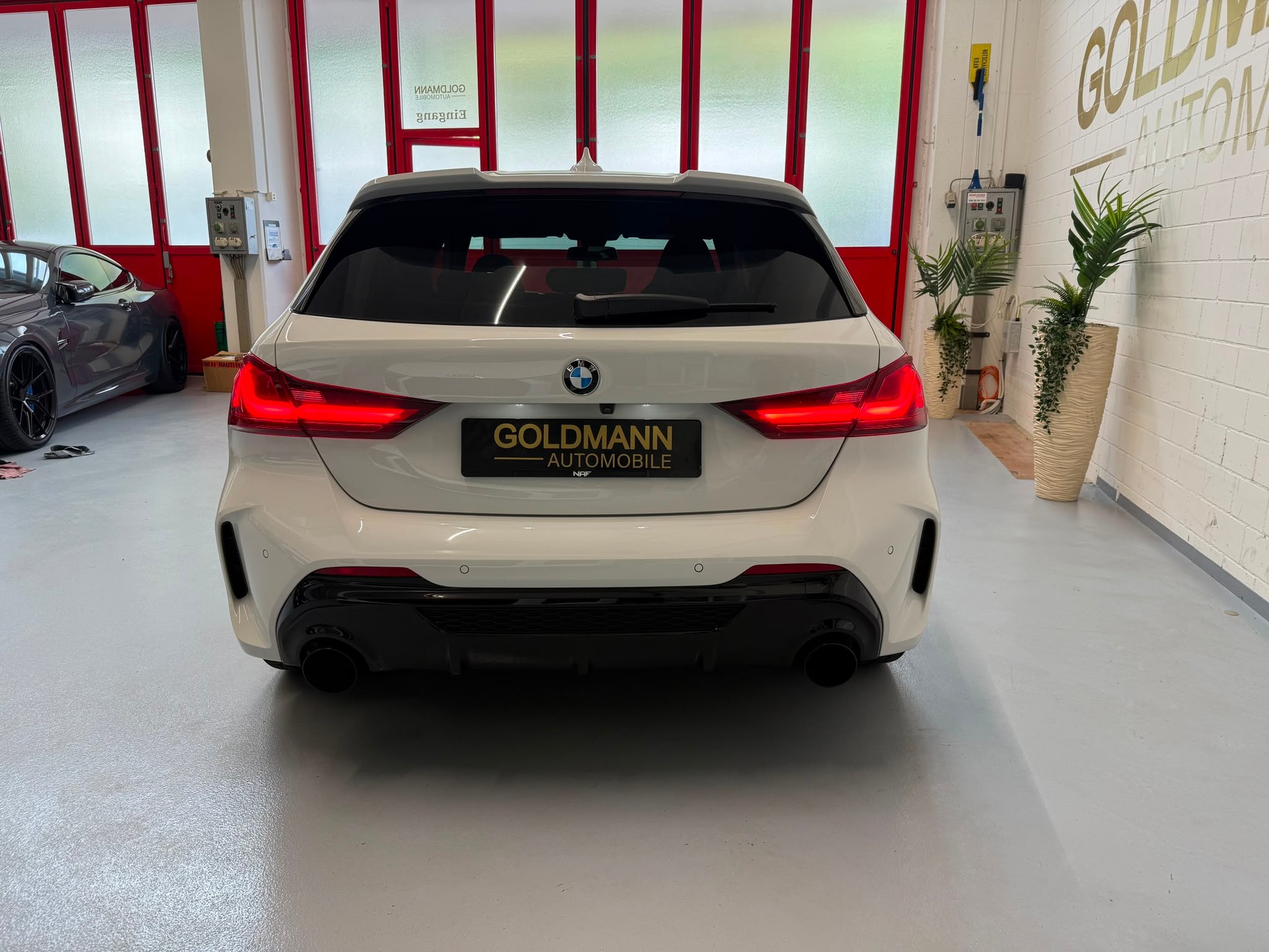 BMW M135i xDrive Steptronic-image-3