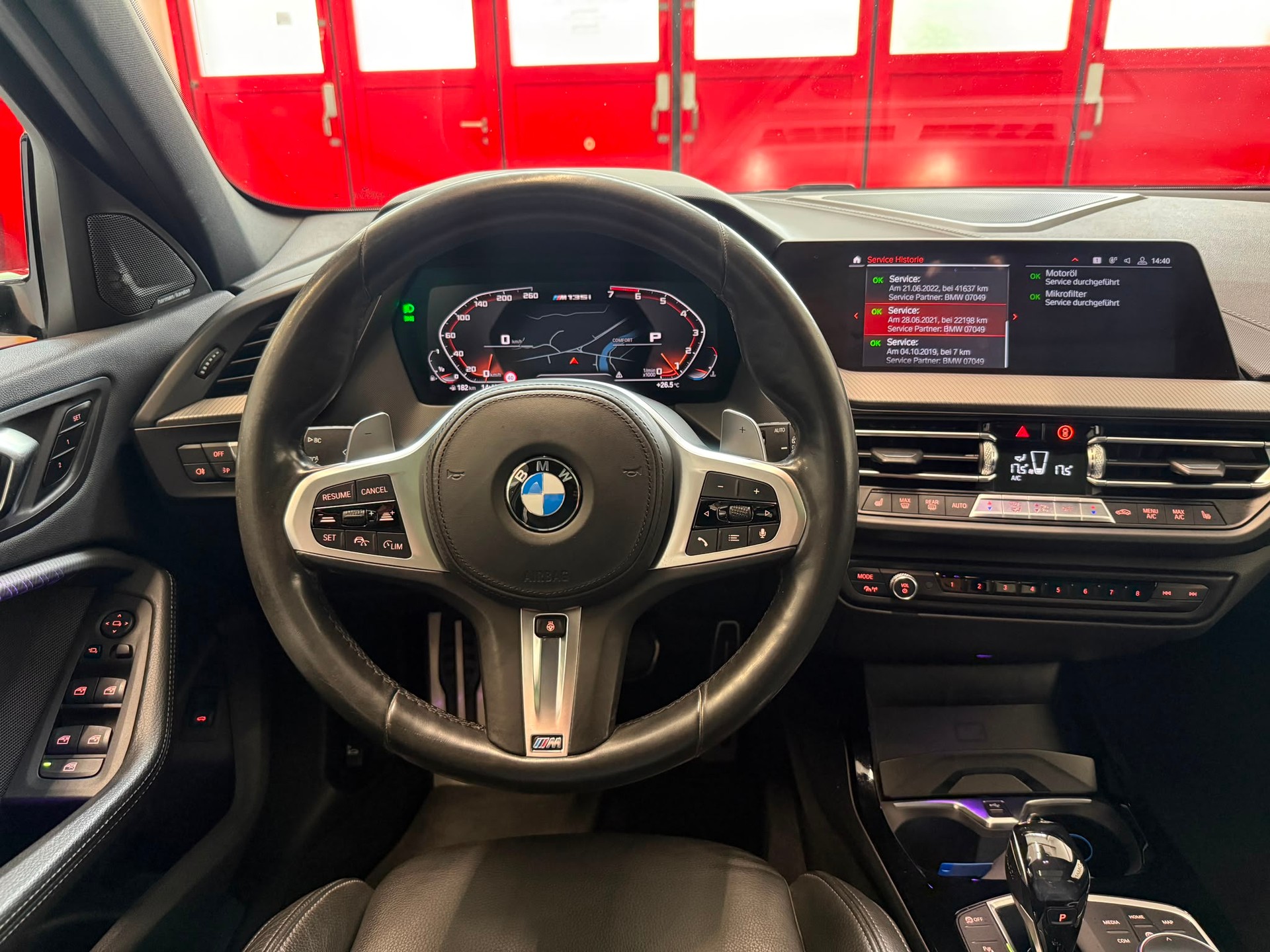 BMW M135i xDrive Steptronic-image-25