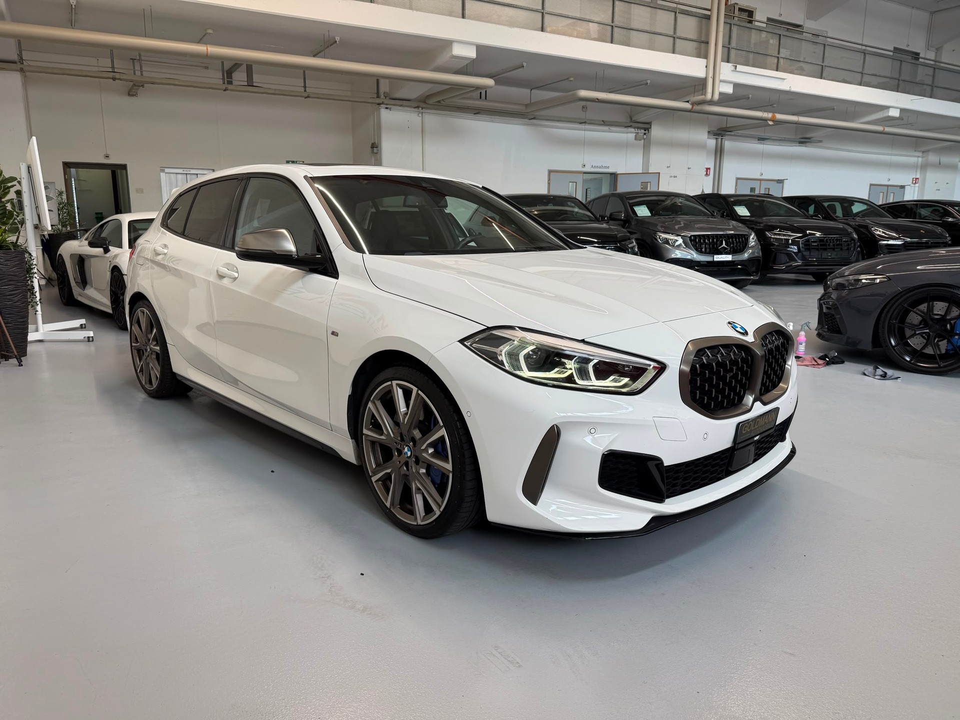 BMW M135i xDrive Steptronic-image-4