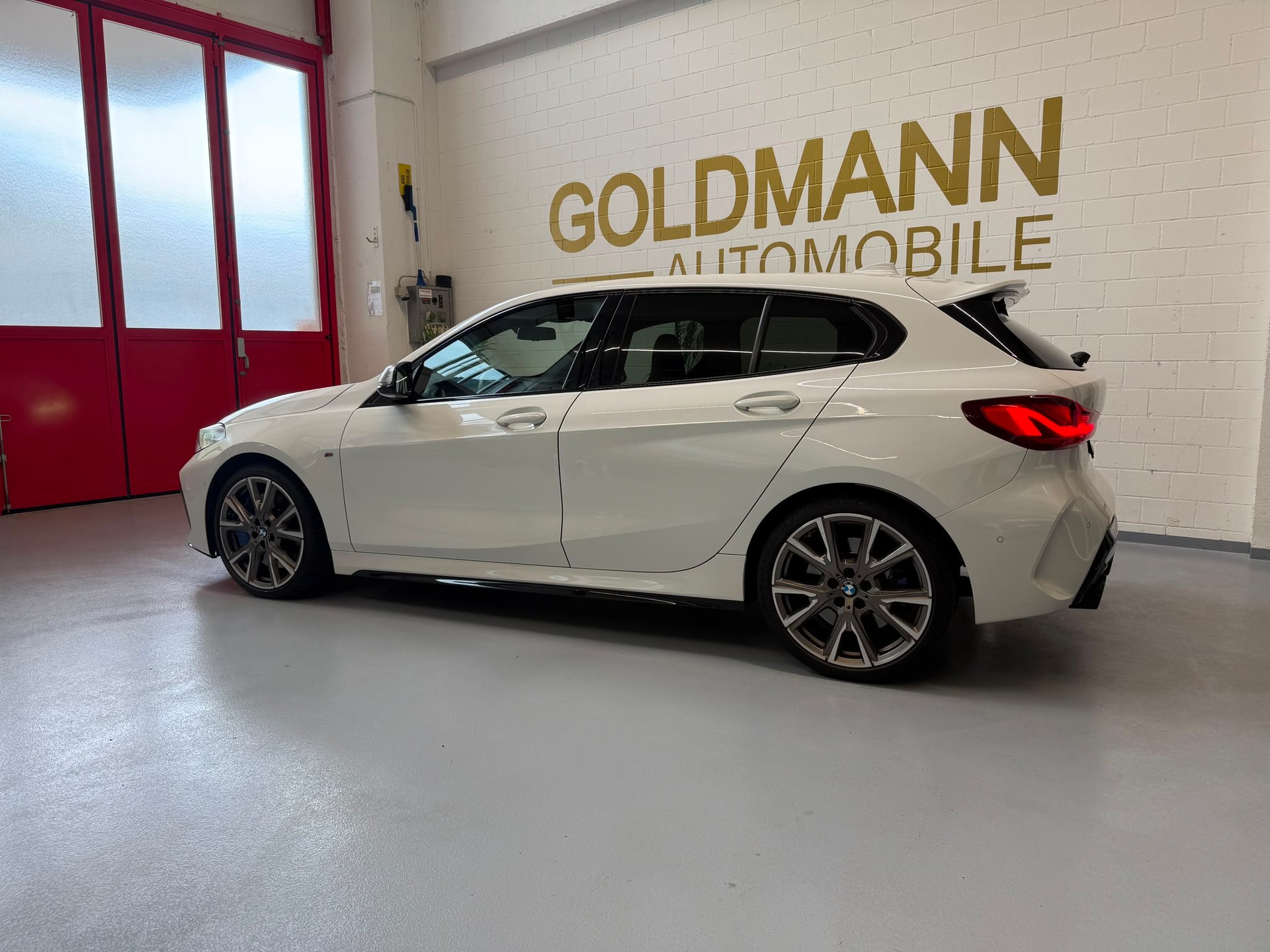 BMW M135i xDrive Steptronic-image-1