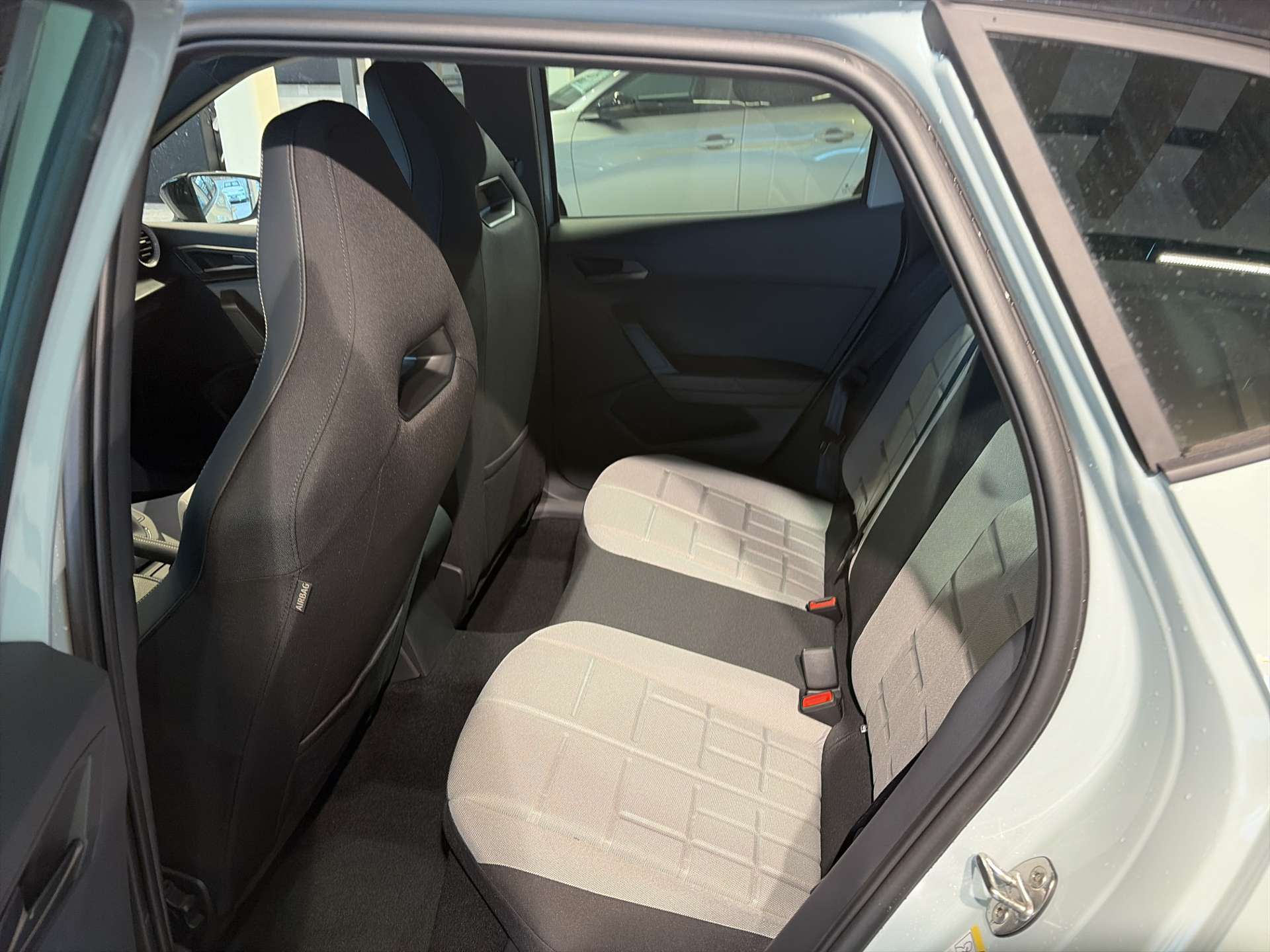 SEAT Arona 1.0 TSi Eco FR DSG-Automat-image-6