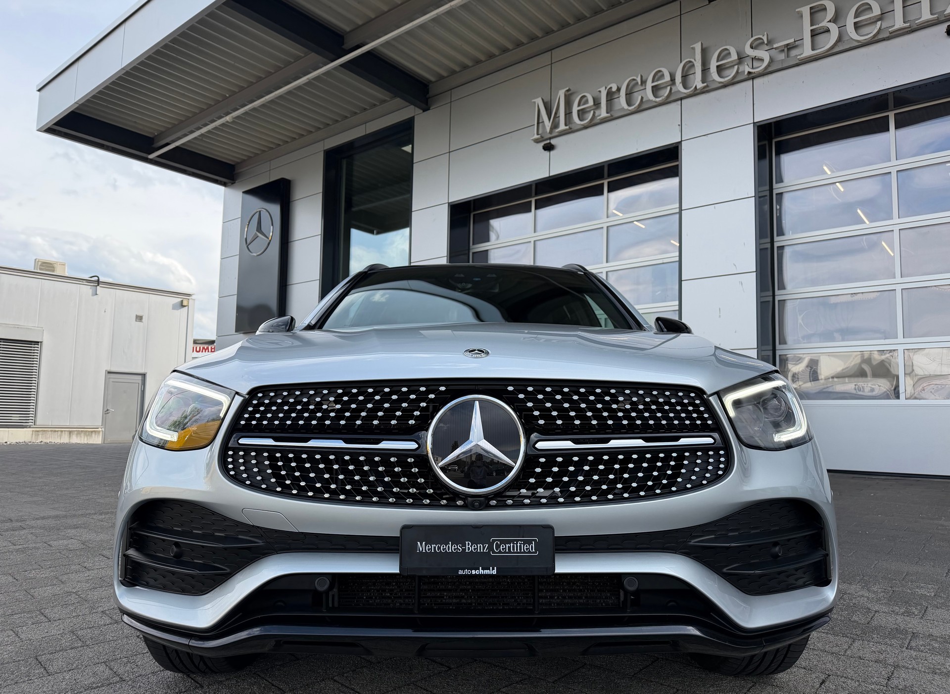 MERCEDES-BENZ GLC 300 d AMG Line 4Matic 9G-Tronic-image-3