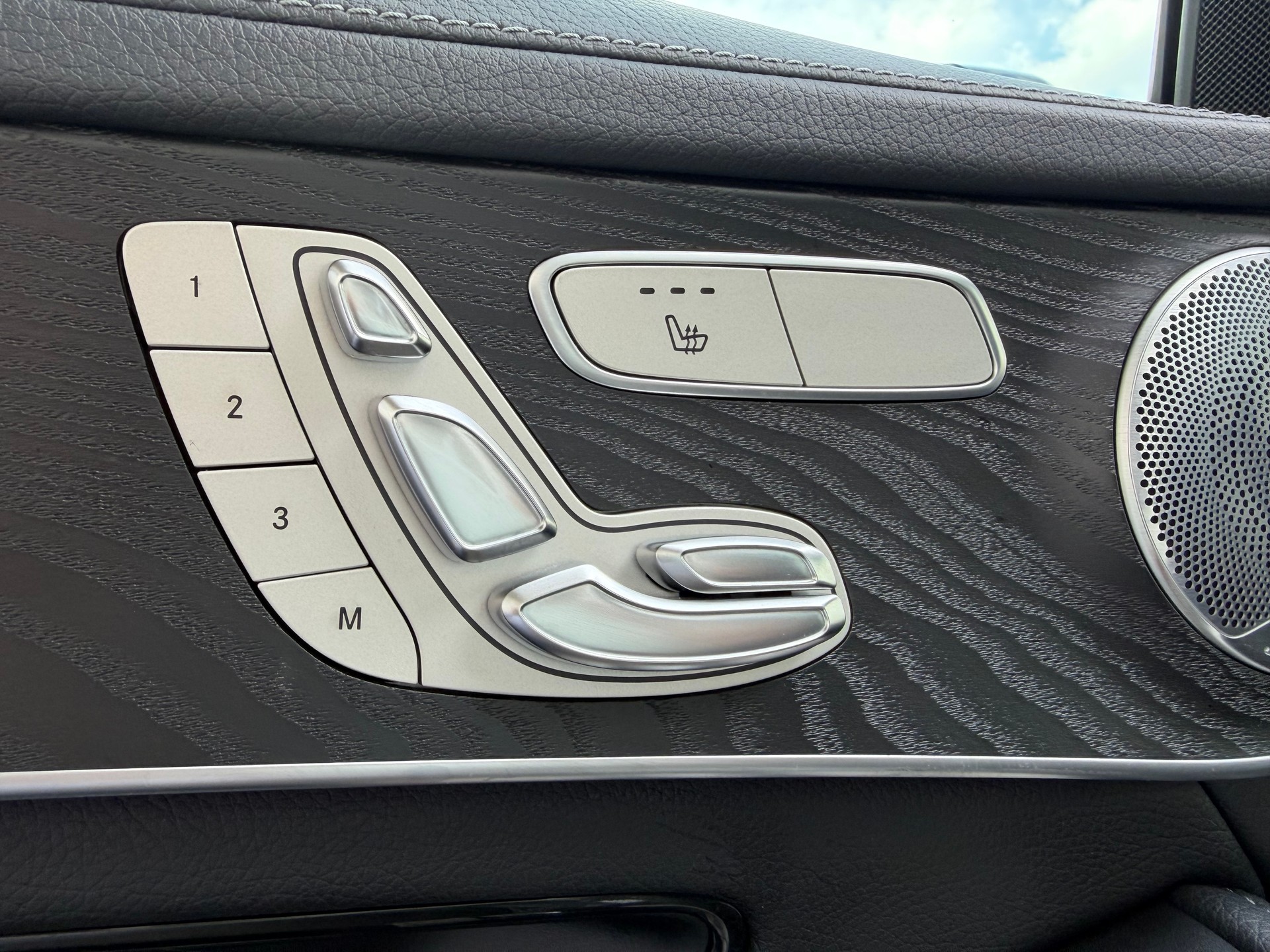 MERCEDES-BENZ GLC 300 d AMG Line 4Matic 9G-Tronic-image-8