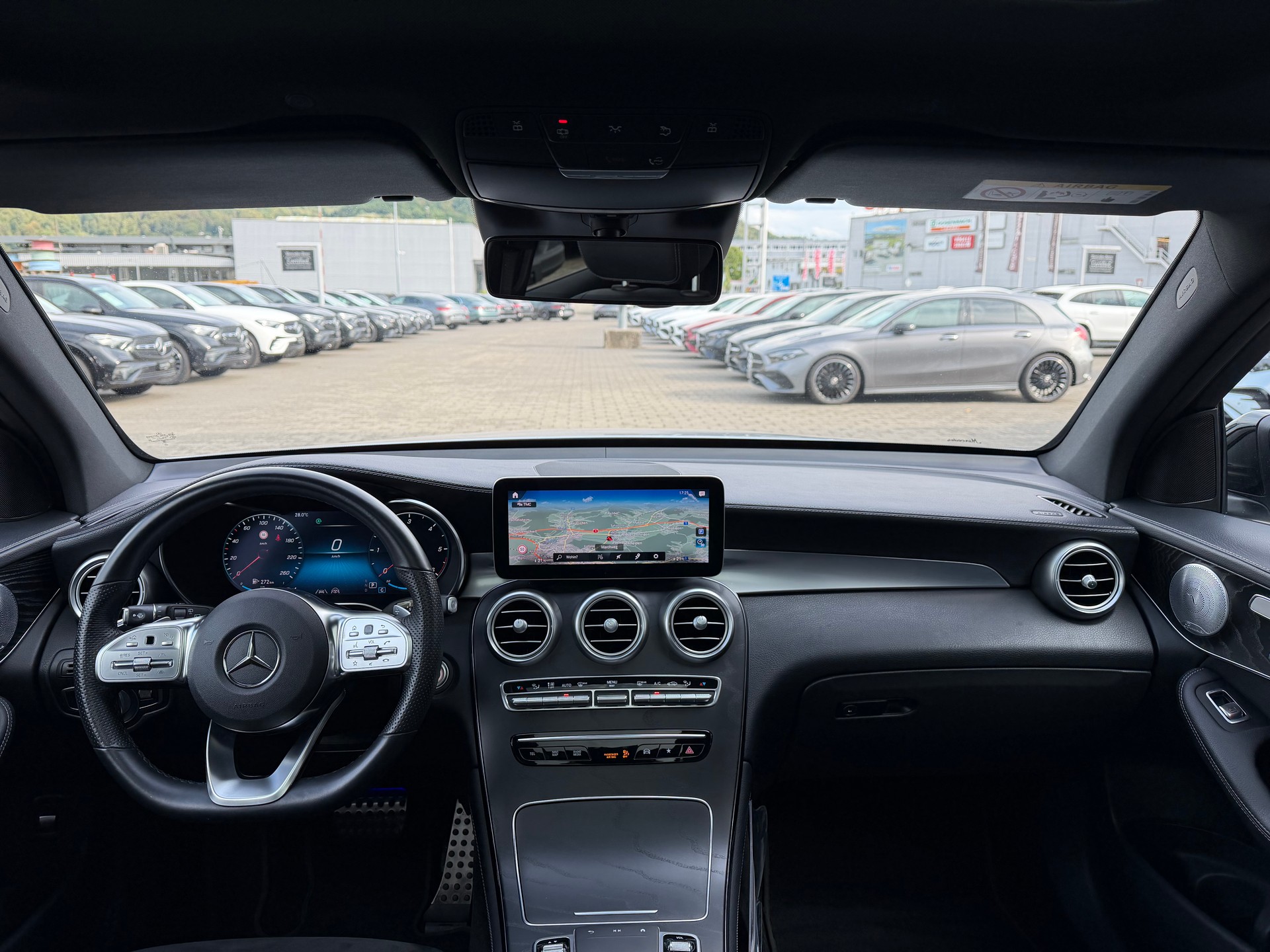 MERCEDES-BENZ GLC 300 d AMG Line 4Matic 9G-Tronic-image-6