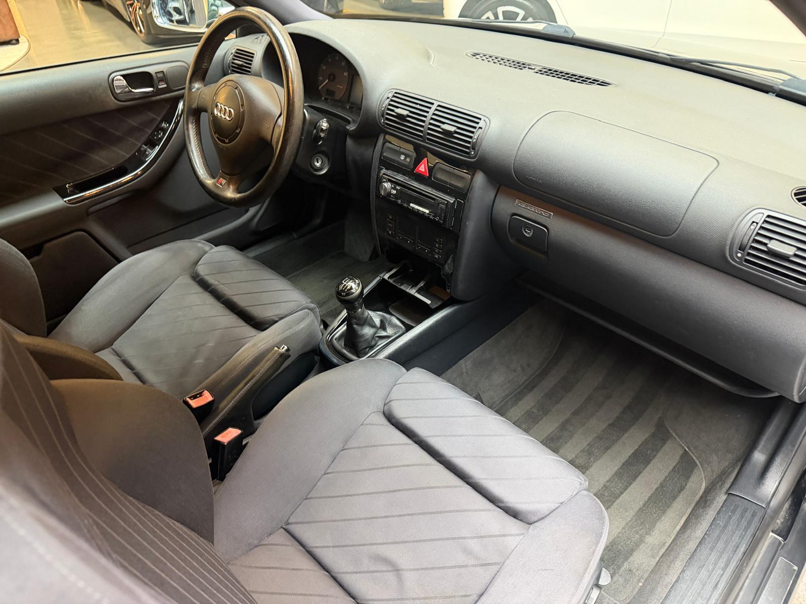 AUDI S3 1.8 20V Turbo 210 quattro-image-12