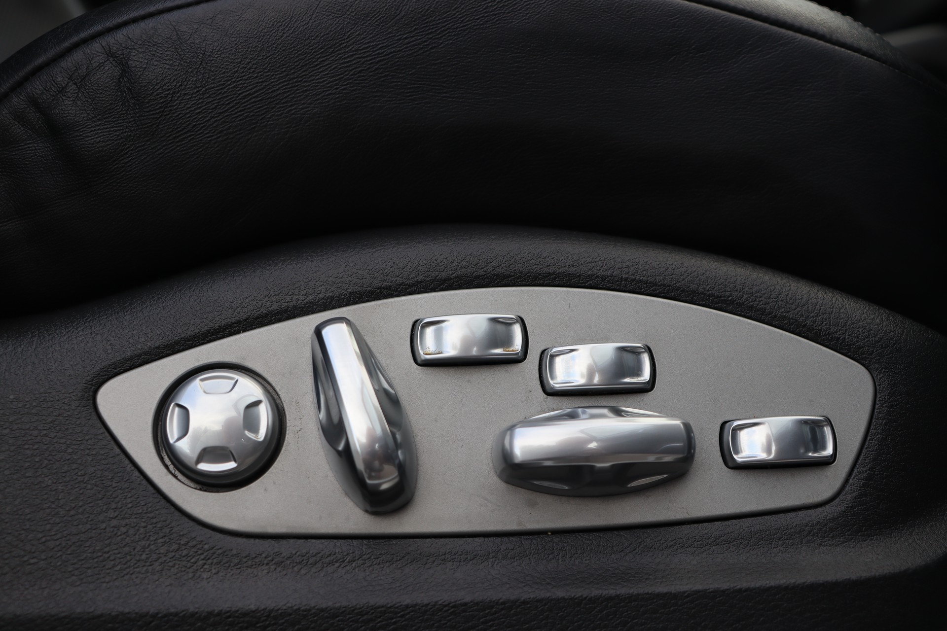 PORSCHE Macan Turbo PDK-image-11