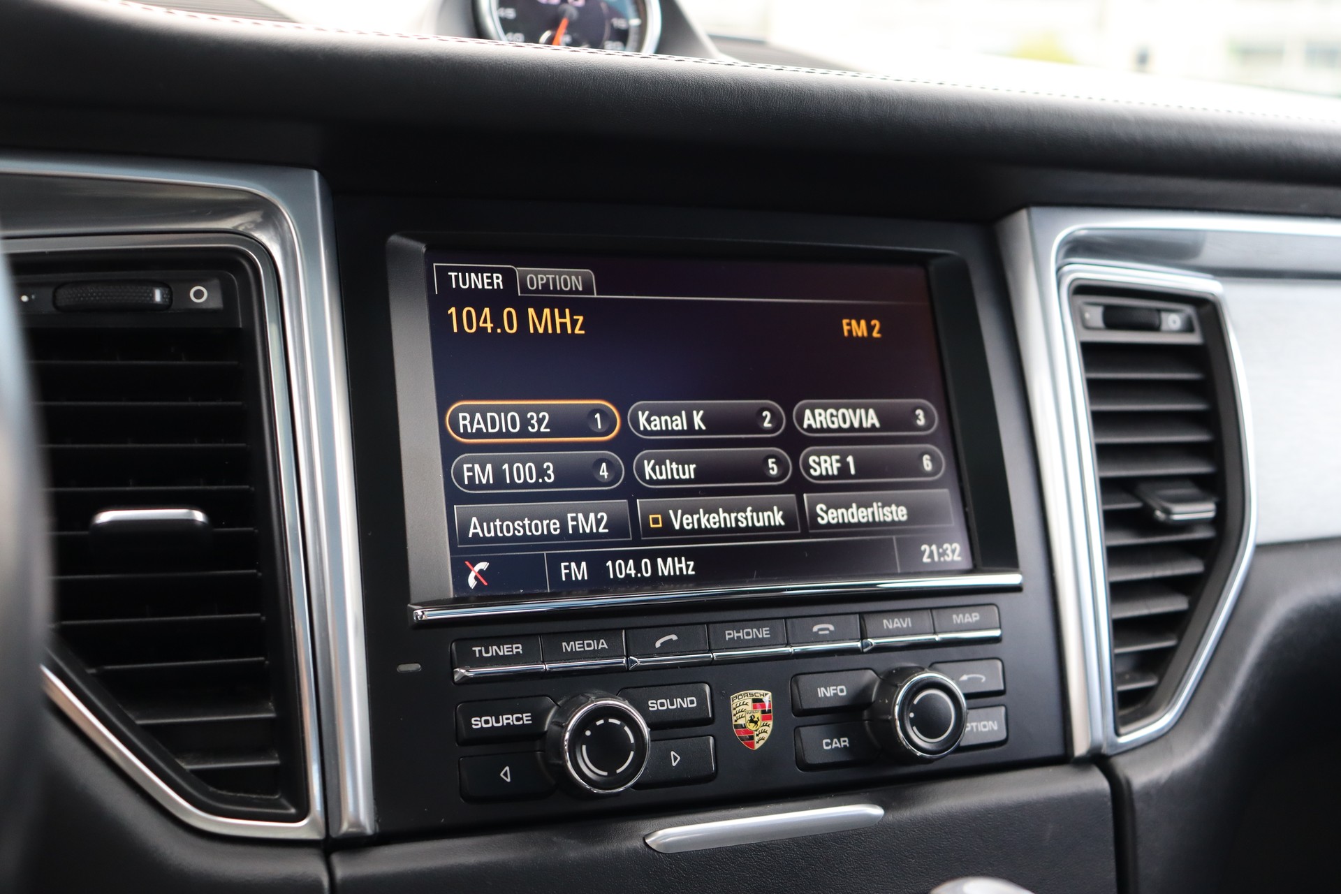 PORSCHE Macan Turbo PDK-image-14