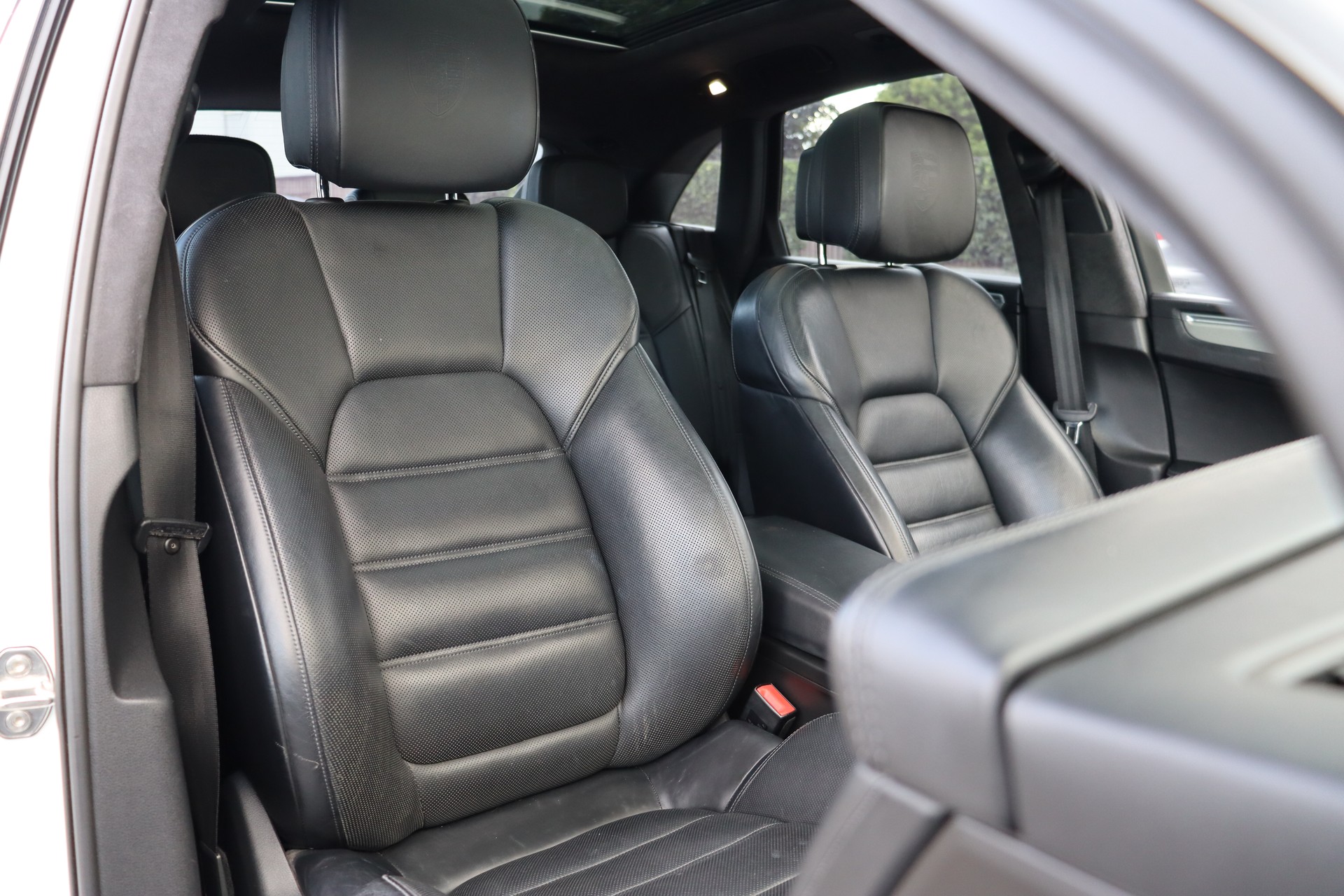 PORSCHE Macan Turbo PDK-image-10