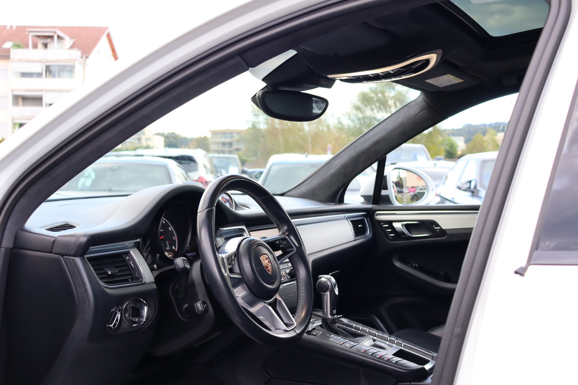 PORSCHE Macan Turbo PDK-image-8