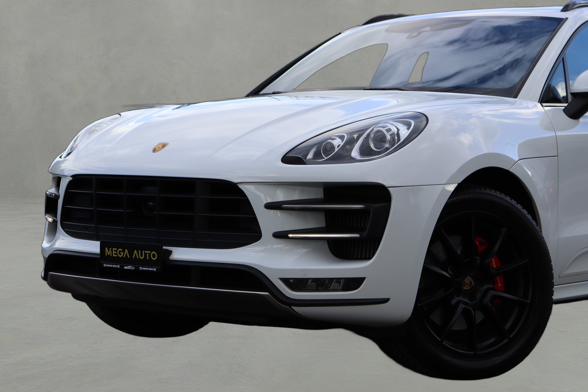 PORSCHE Macan Turbo PDK-image-1