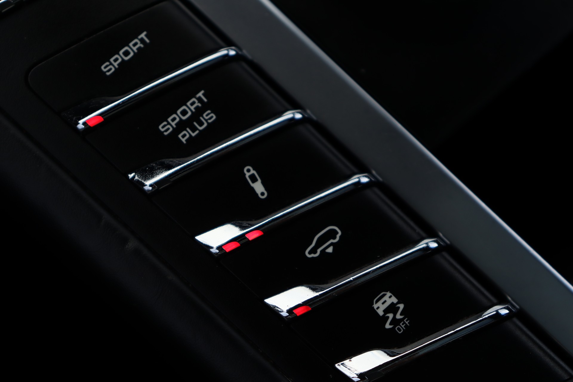 PORSCHE Macan Turbo PDK-image-18