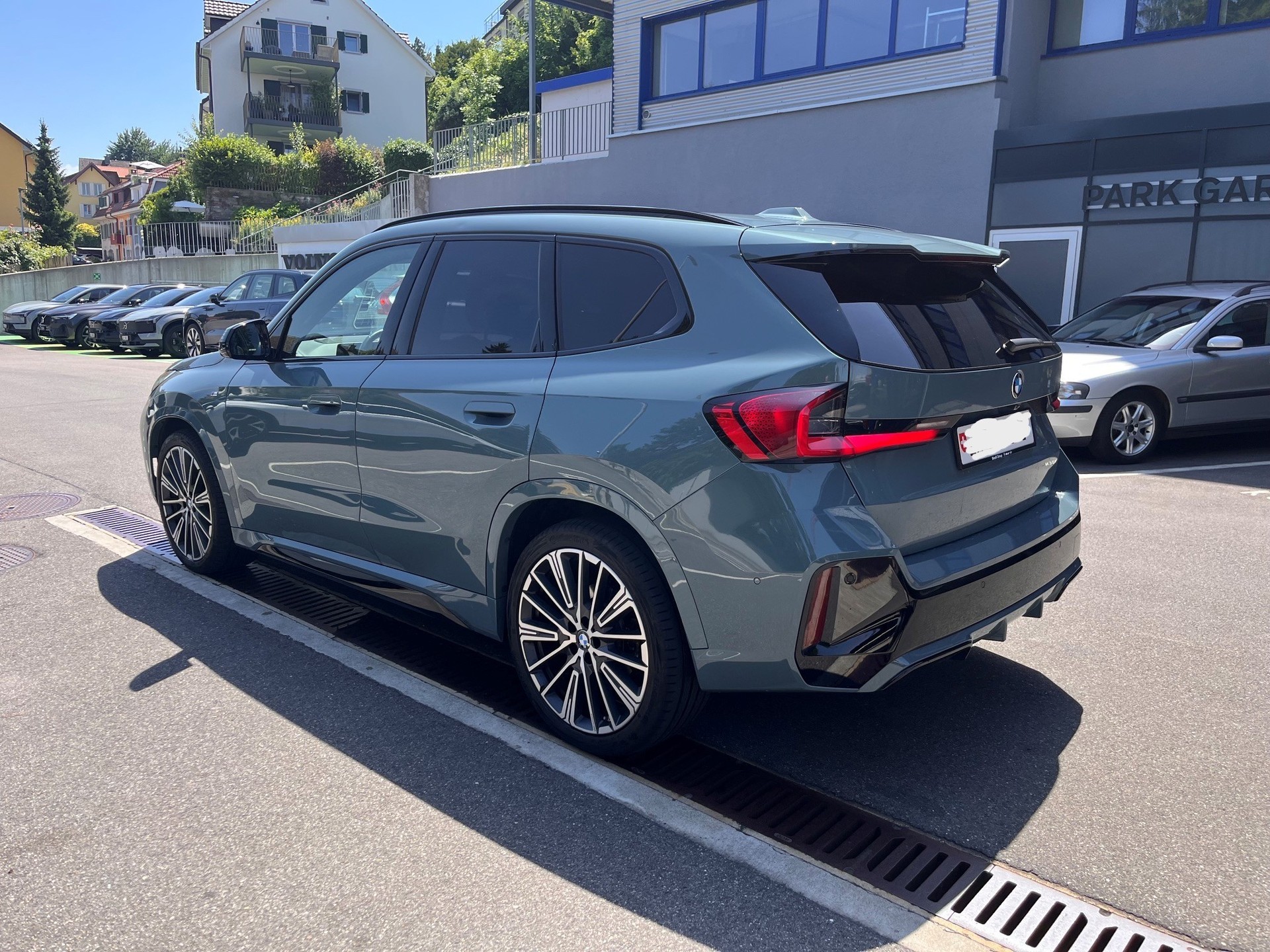 BMW 23i xDrive-image-1