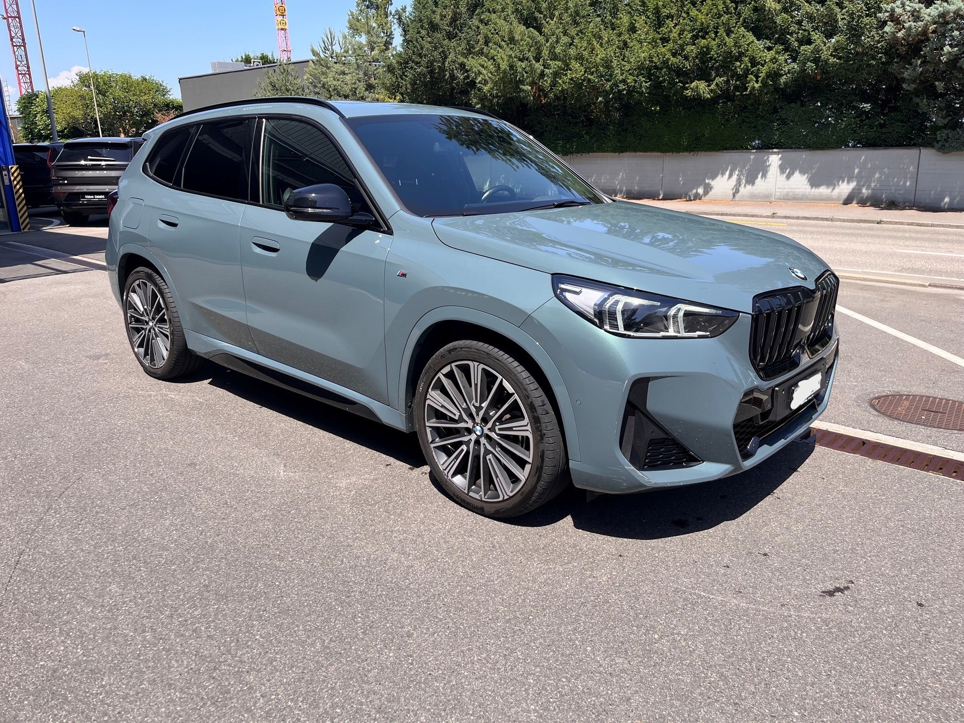 BMW 23i xDrive-image-3