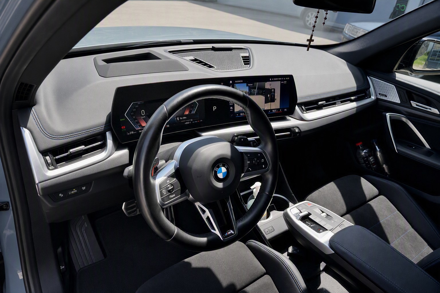 BMW 23i xDrive-image-2