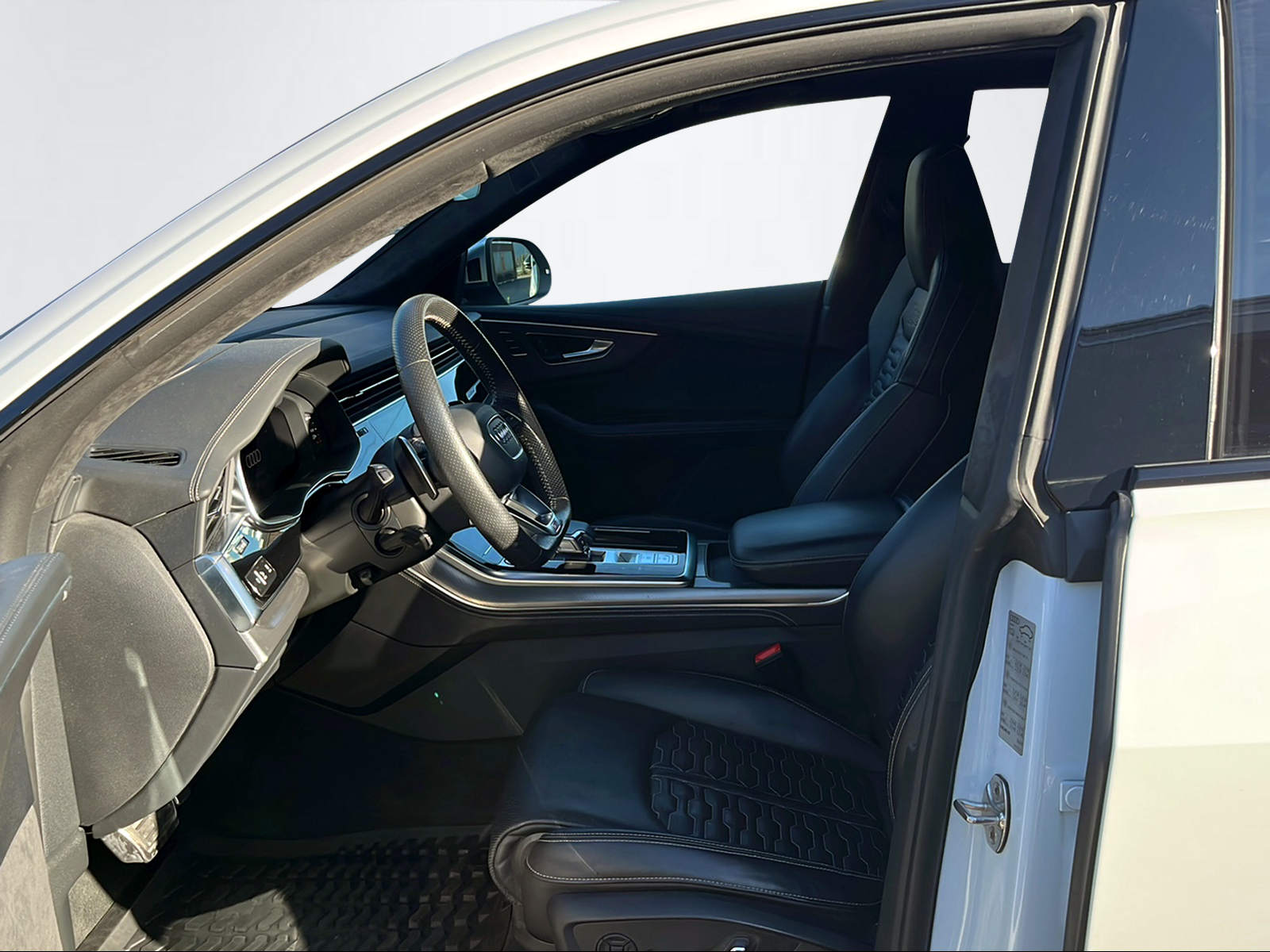AUDI RS Q8 4.0 V8 TFSI quattro T-Tronic-image-7