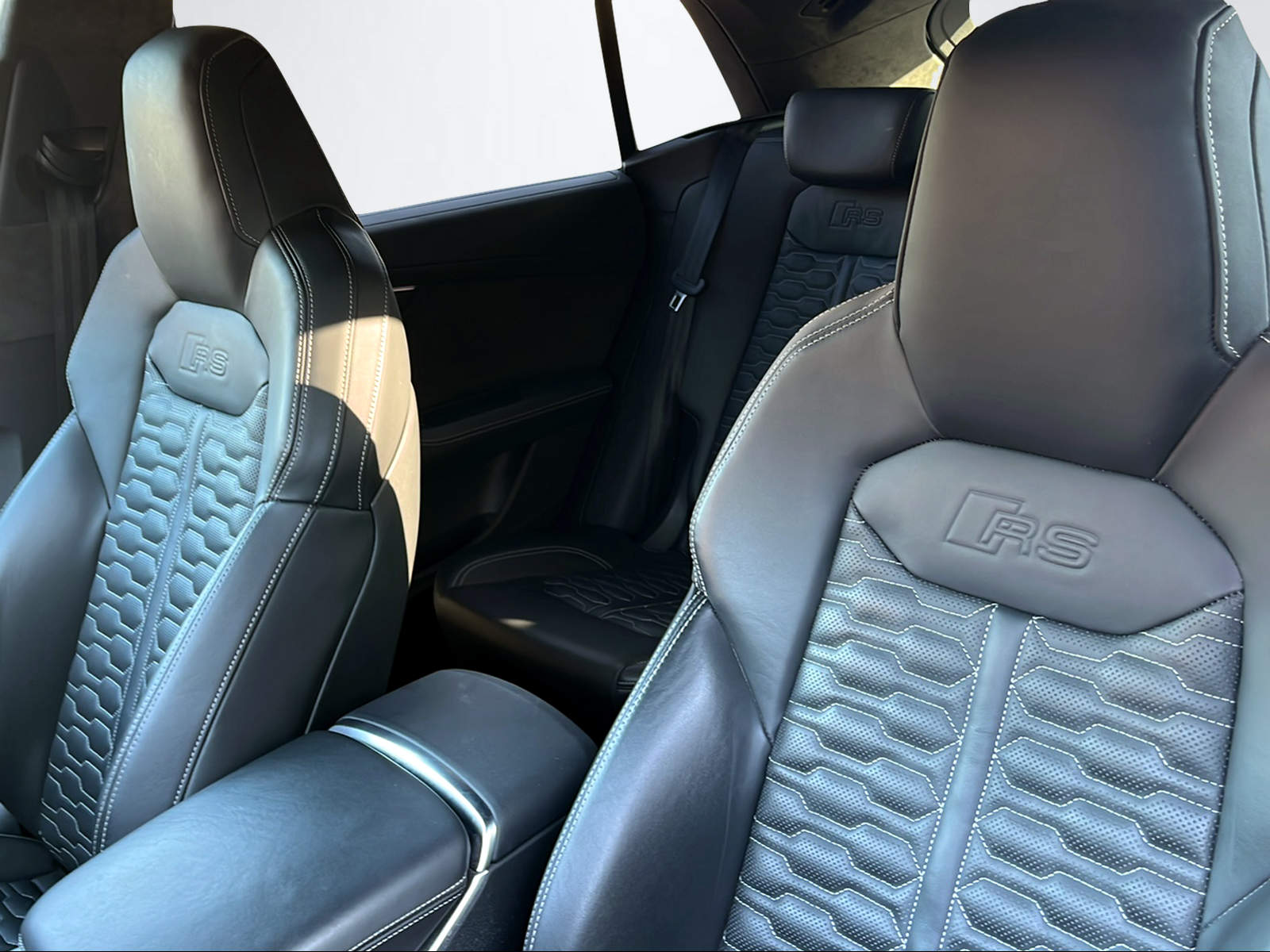 AUDI RS Q8 4.0 V8 TFSI quattro T-Tronic-image-12