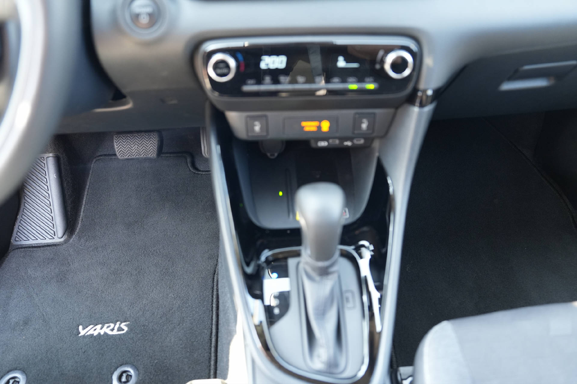 TOYOTA Yaris 1.5 VVT-i HSD Trend Plus-image-7