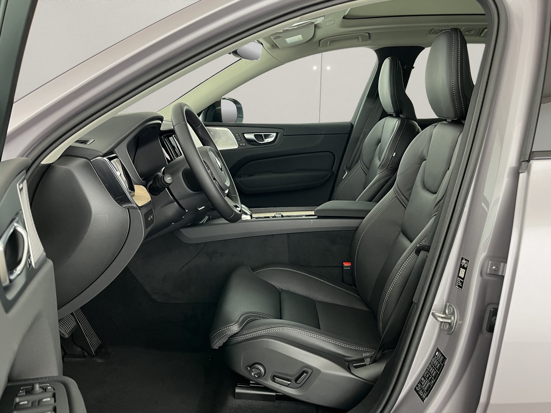 VOLVO XC60 2.0 T8 TE Ultra Dark eAWD-image-7
