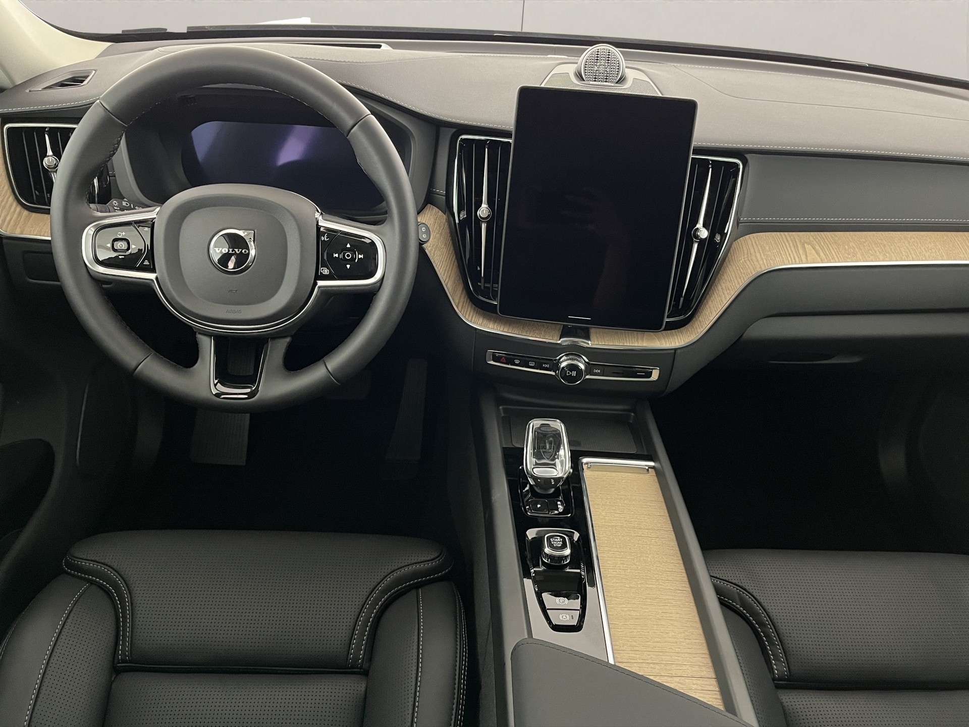 VOLVO XC60 2.0 T8 TE Ultra Dark eAWD-image-9