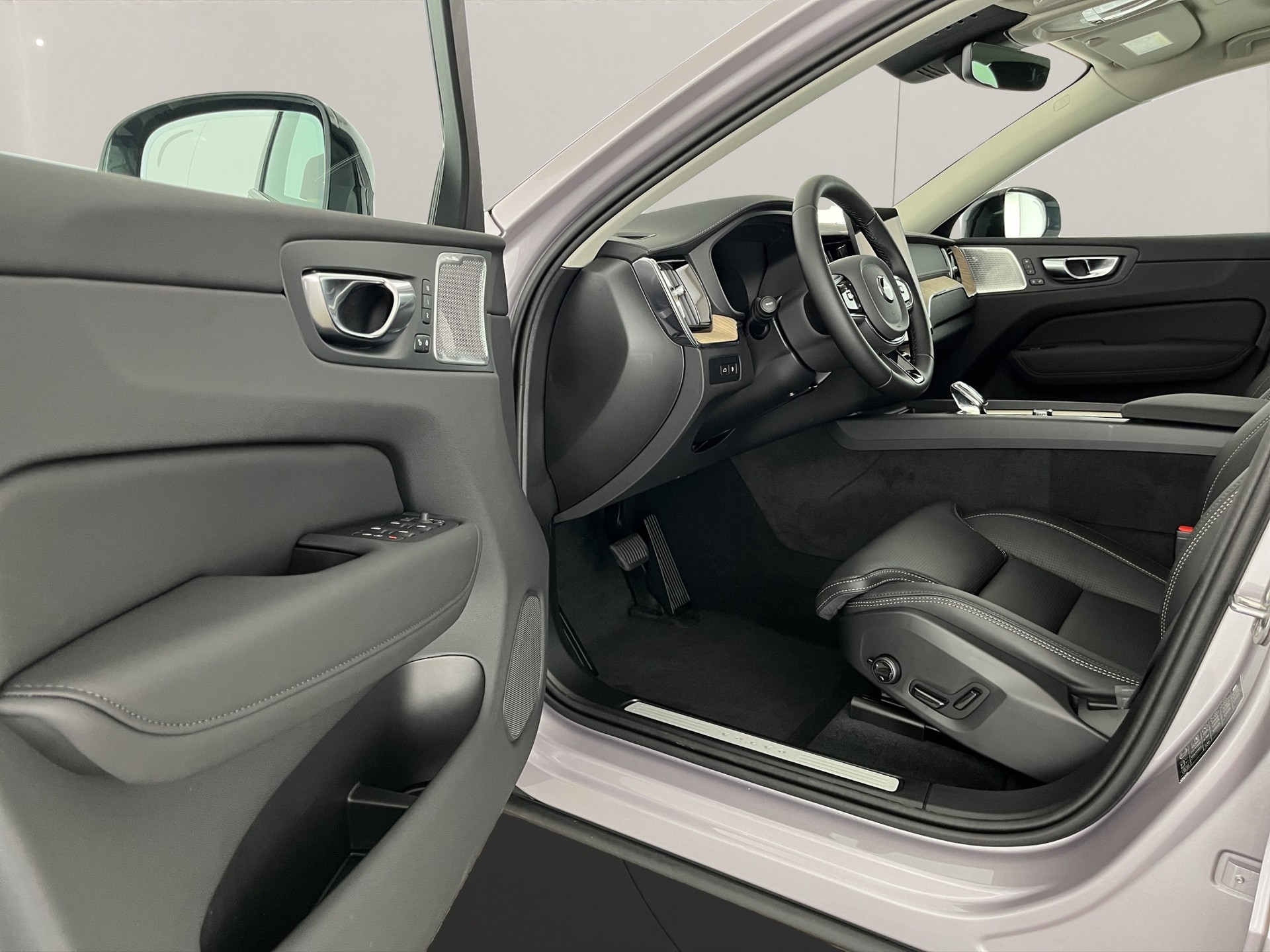 VOLVO XC60 2.0 T8 TE Ultra Dark eAWD-image-8