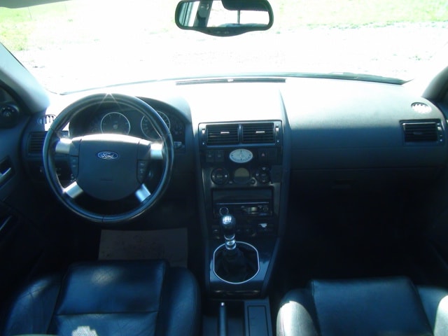 FORD Mondeo 2.0 TDDi 115 PS Ghia Kombi-image-9