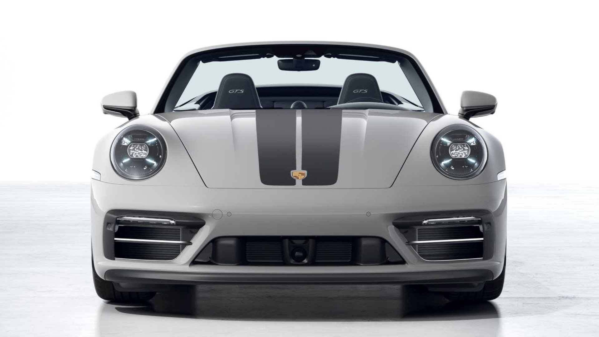 PORSCHE 911 Carrera 4 GTS Cabriolet-image-6