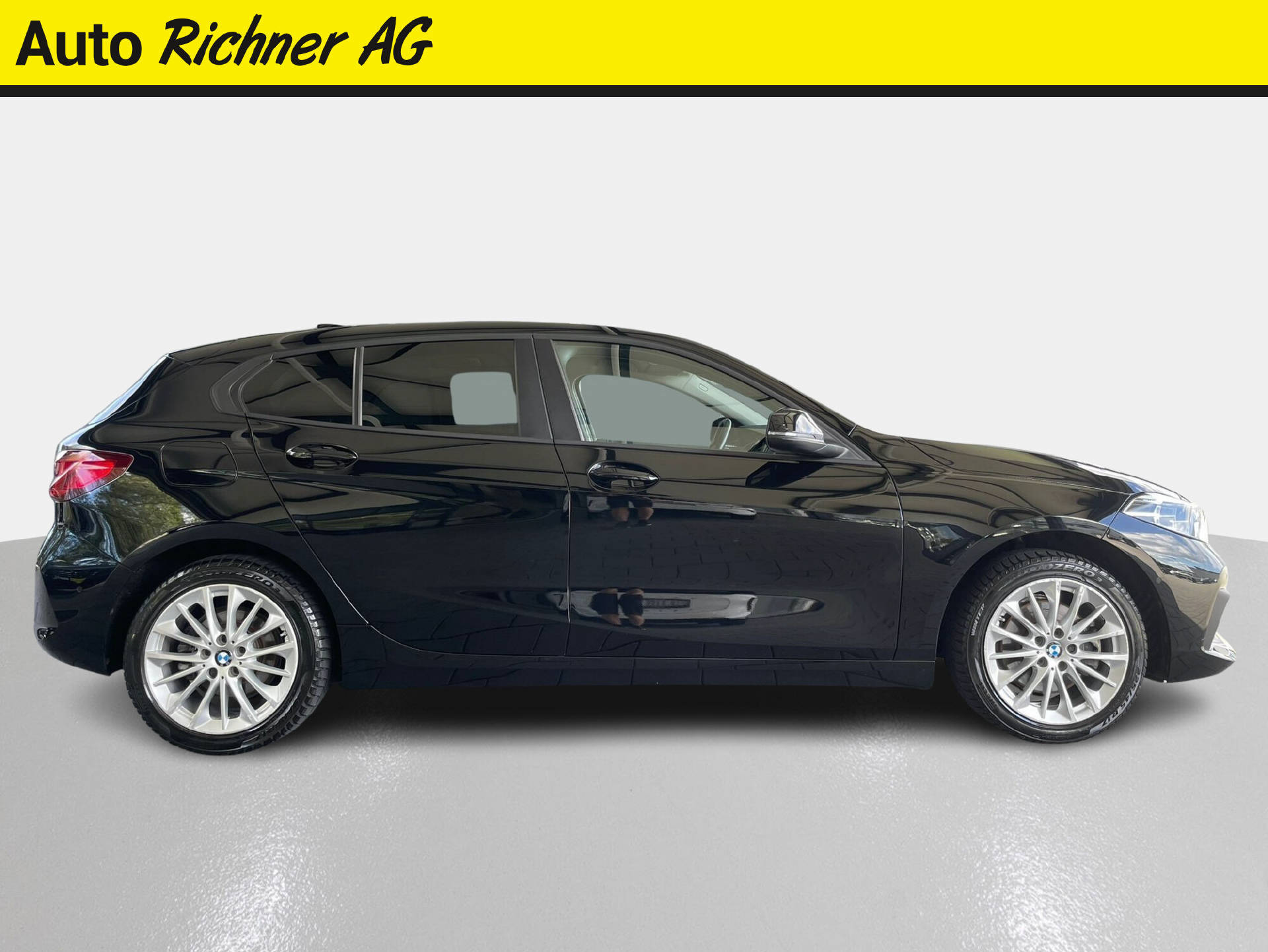 BMW 118i-image-2