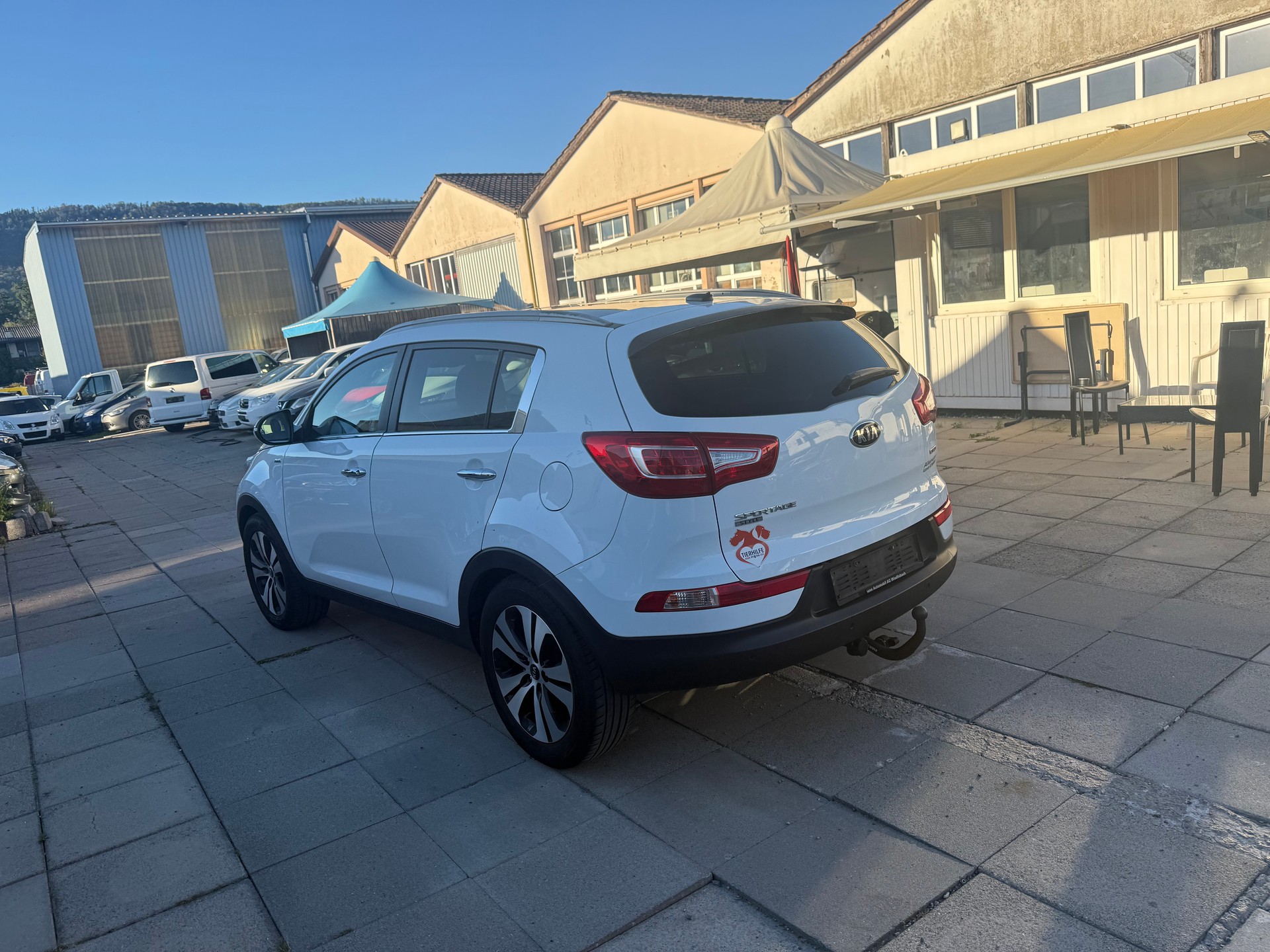 KIA Sportage 2.0 CRDi Style 4WD Automatic-image-5
