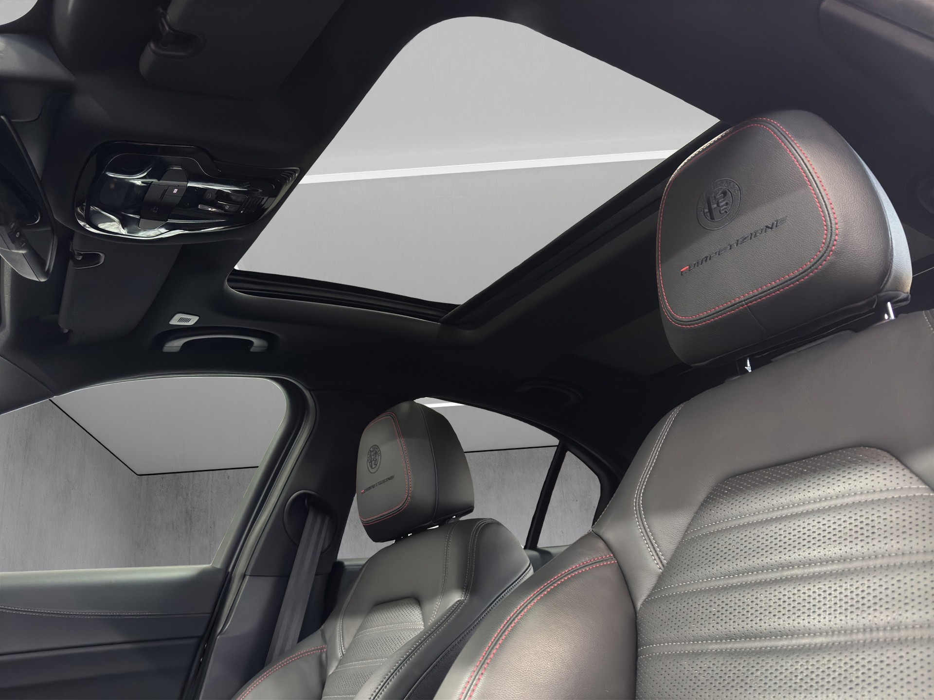 ALFA ROMEO Giulia 2.0 Competizione Pack Sky Q4 AT8 "ADAS Plus-Panoramadach"-image-8