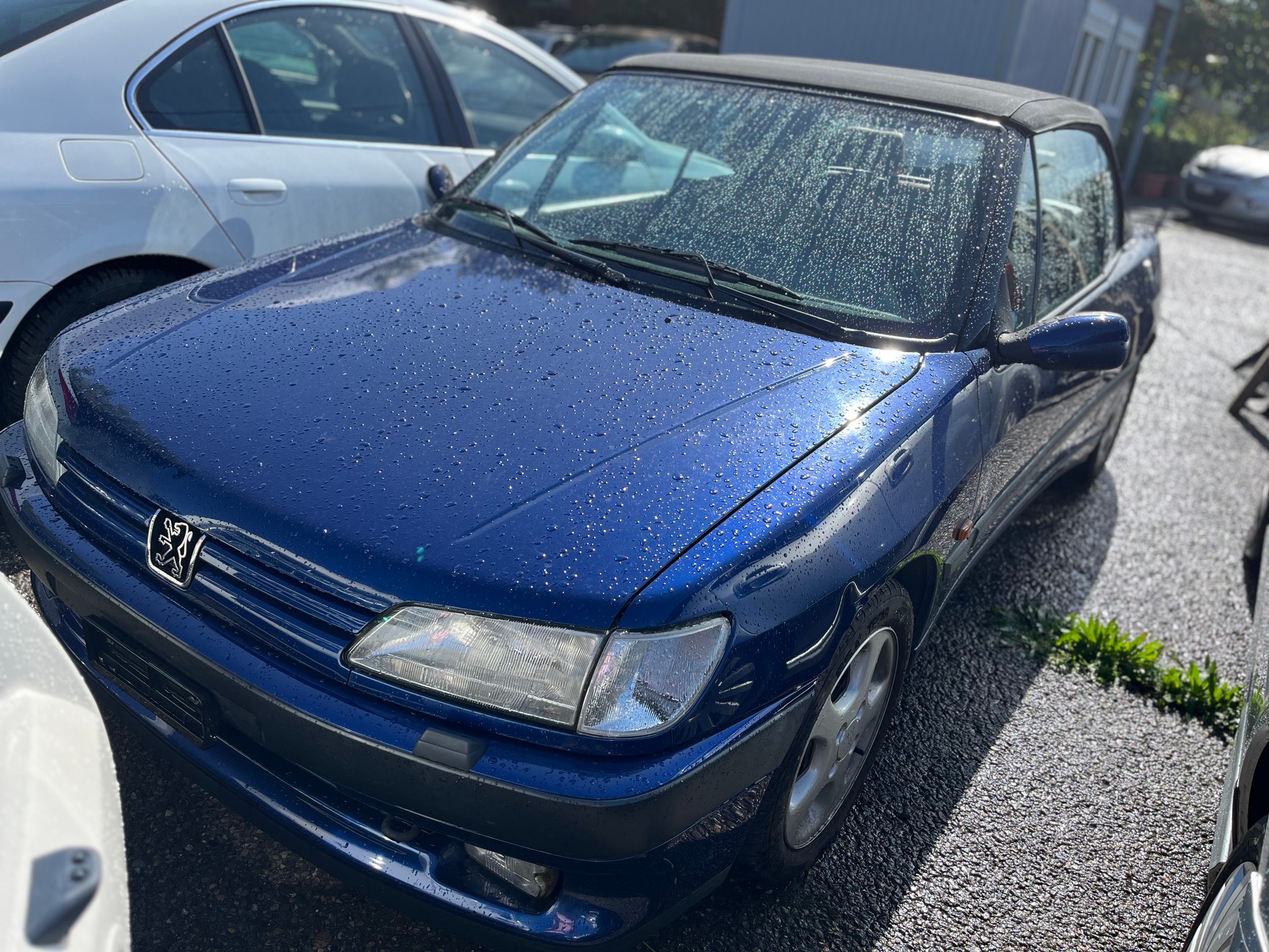 PEUGEOT Automat Cabriolet 2,0i Swiss mit elektrische Dach-image-0