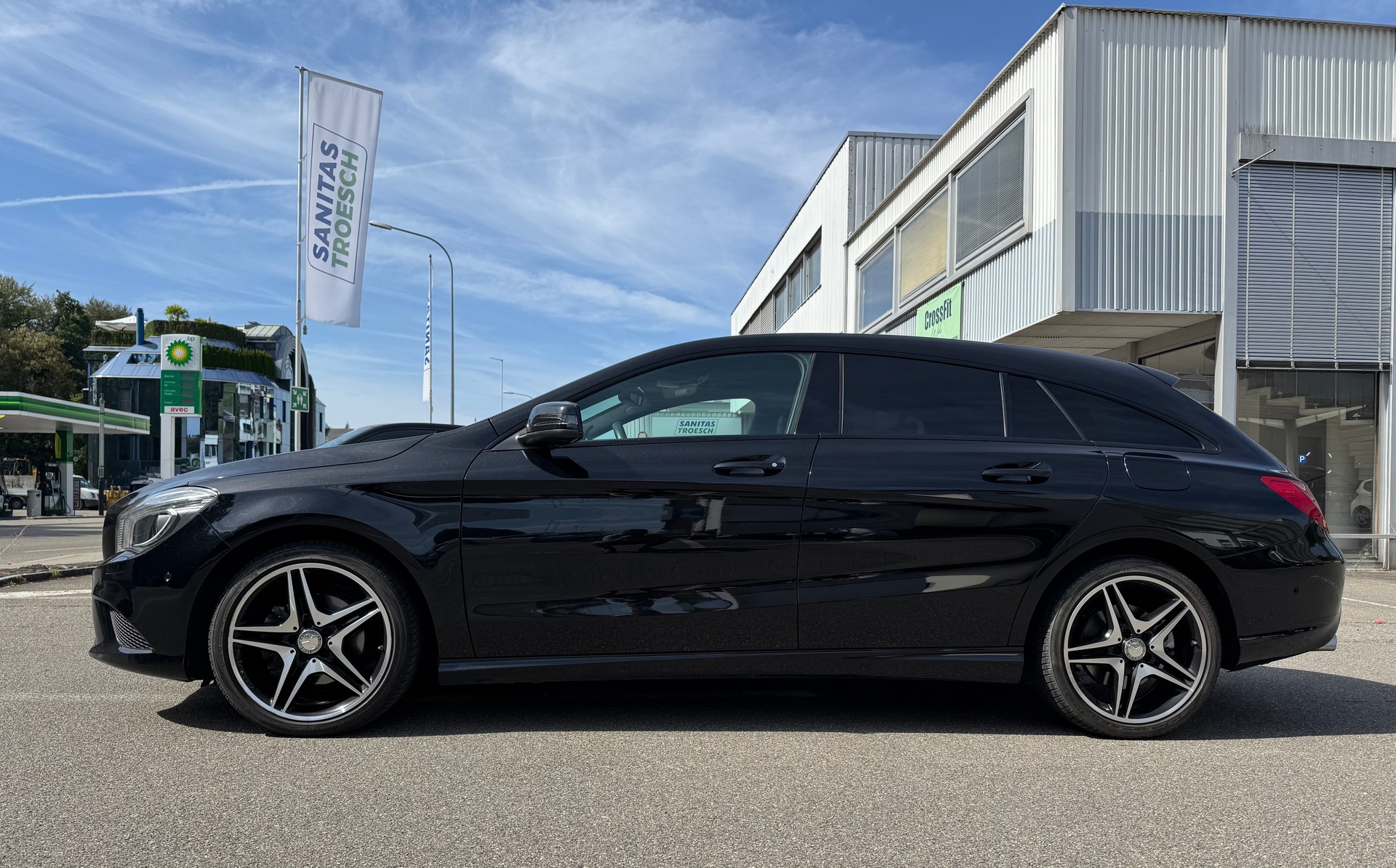 MERCEDES-BENZ CLA Shooting Brake 200 Night Star 7G-DCT-image-1