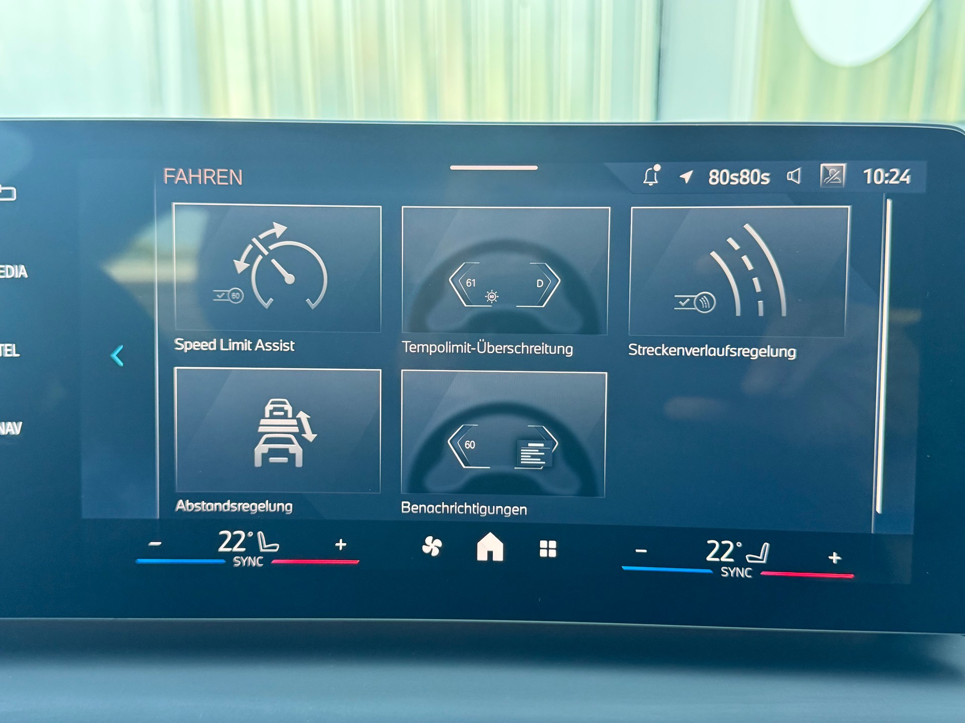 BMW 120+Aut.+Navi+Rückfahrkamera+Abstandregelautomat+8-fach Alu+LED Scheinwerfer+Bluetooth+Sitzheizung+Werksgarantie+Gratis-Service+-image-25