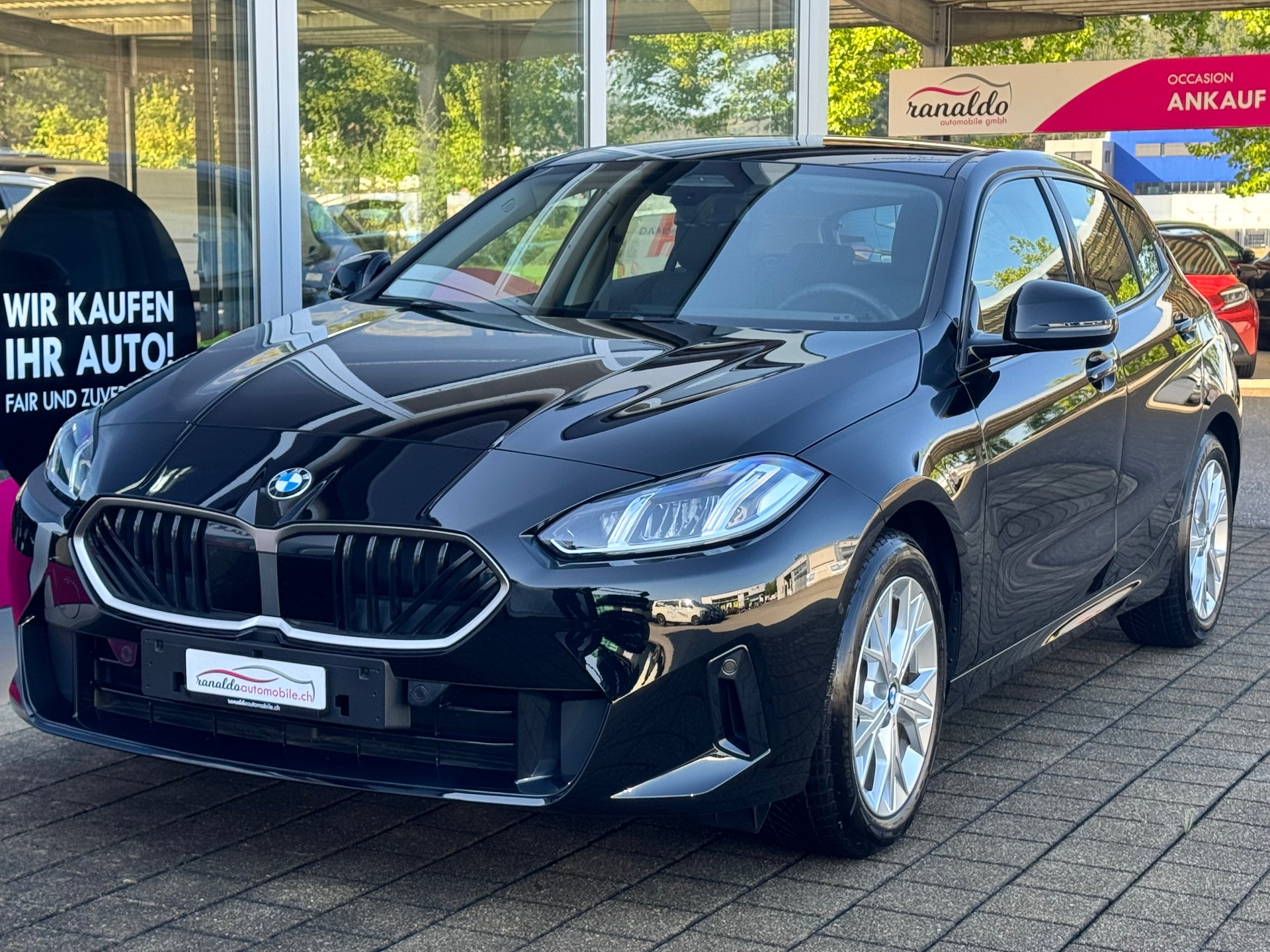 BMW 120+Aut.+Navi+Rückfahrkamera+Abstandregelautomat+8-fach Alu+LED Scheinwerfer+Bluetooth+Sitzheizung+Werksgarantie+Gratis-Service+-image-2