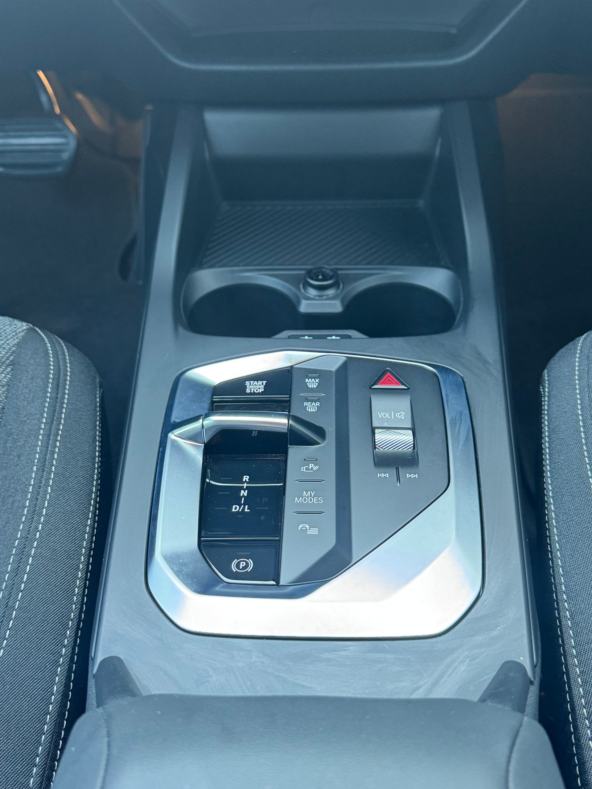 BMW 120+Aut.+Navi+Rückfahrkamera+Abstandregelautomat+8-fach Alu+LED Scheinwerfer+Bluetooth+Sitzheizung+Werksgarantie+Gratis-Service+-image-14