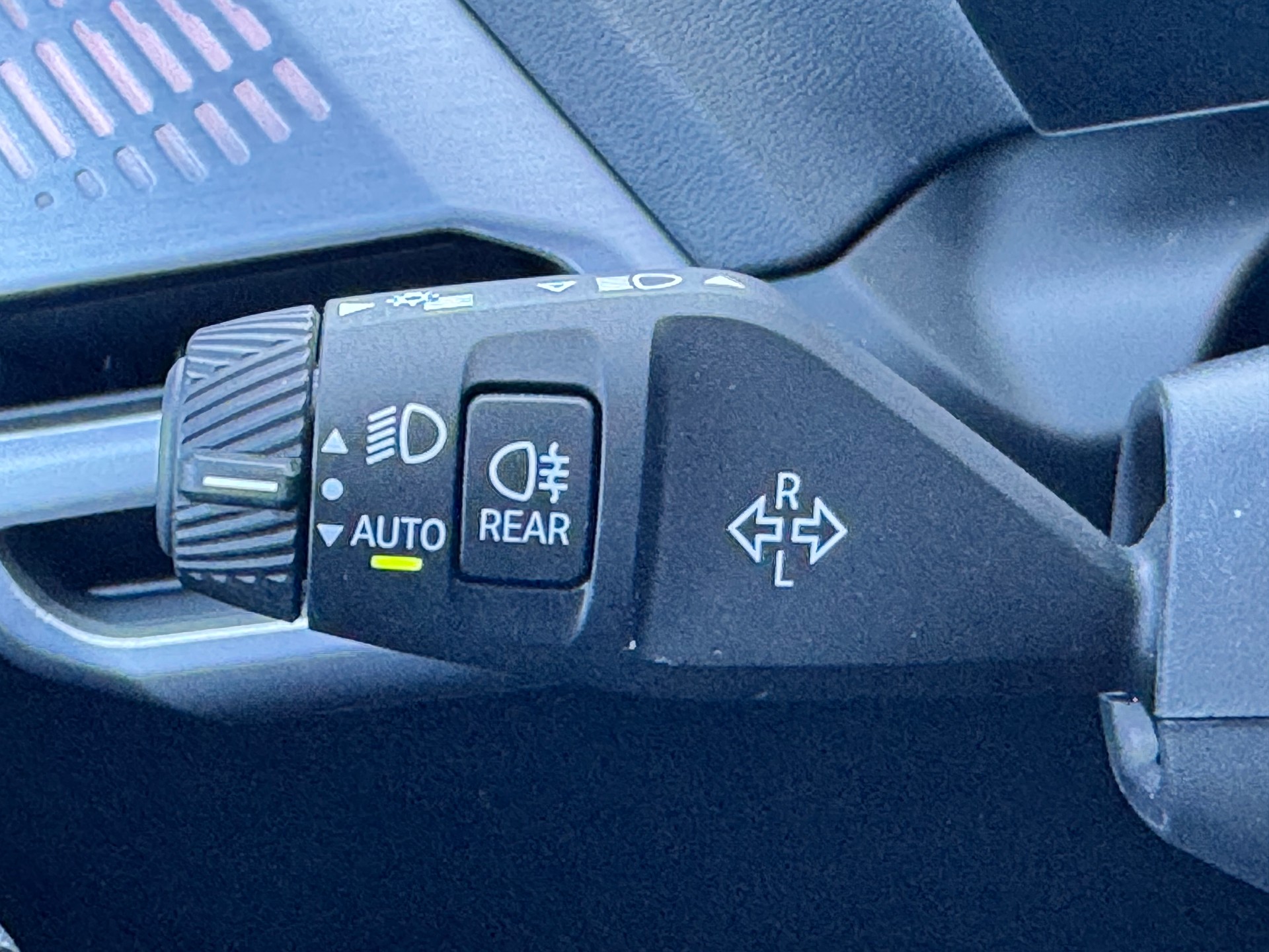 BMW 120+Aut.+Navi+Rückfahrkamera+Abstandregelautomat+8-fach Alu+LED Scheinwerfer+Bluetooth+Sitzheizung+Werksgarantie+Gratis-Service+-image-28