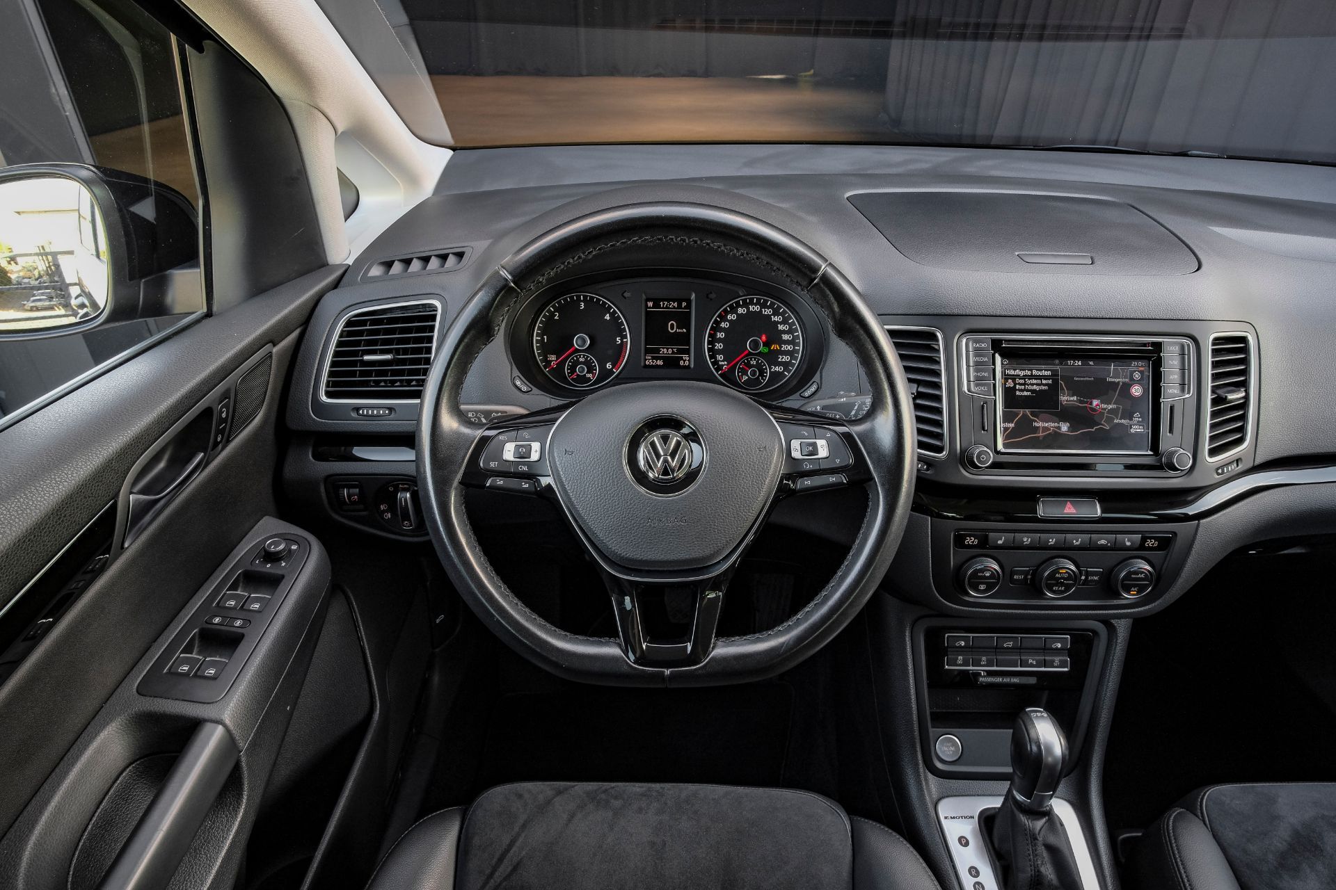 VW Sharan 2.0 TDI BMT Highline 4Motion DSG-image-16