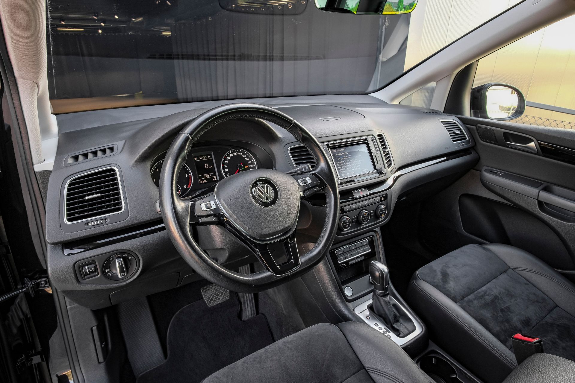 VW Sharan 2.0 TDI BMT Highline 4Motion DSG-image-13