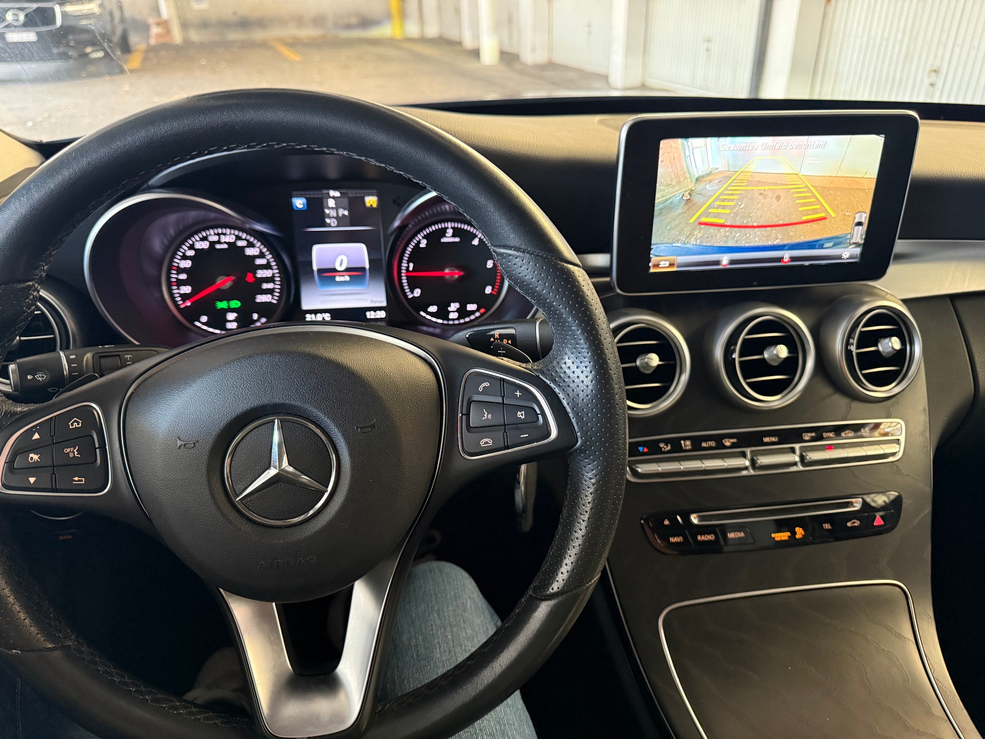 MERCEDES-BENZ C 250 d Swiss Star Exclusive 4Matic 9G-Tronic-image-10