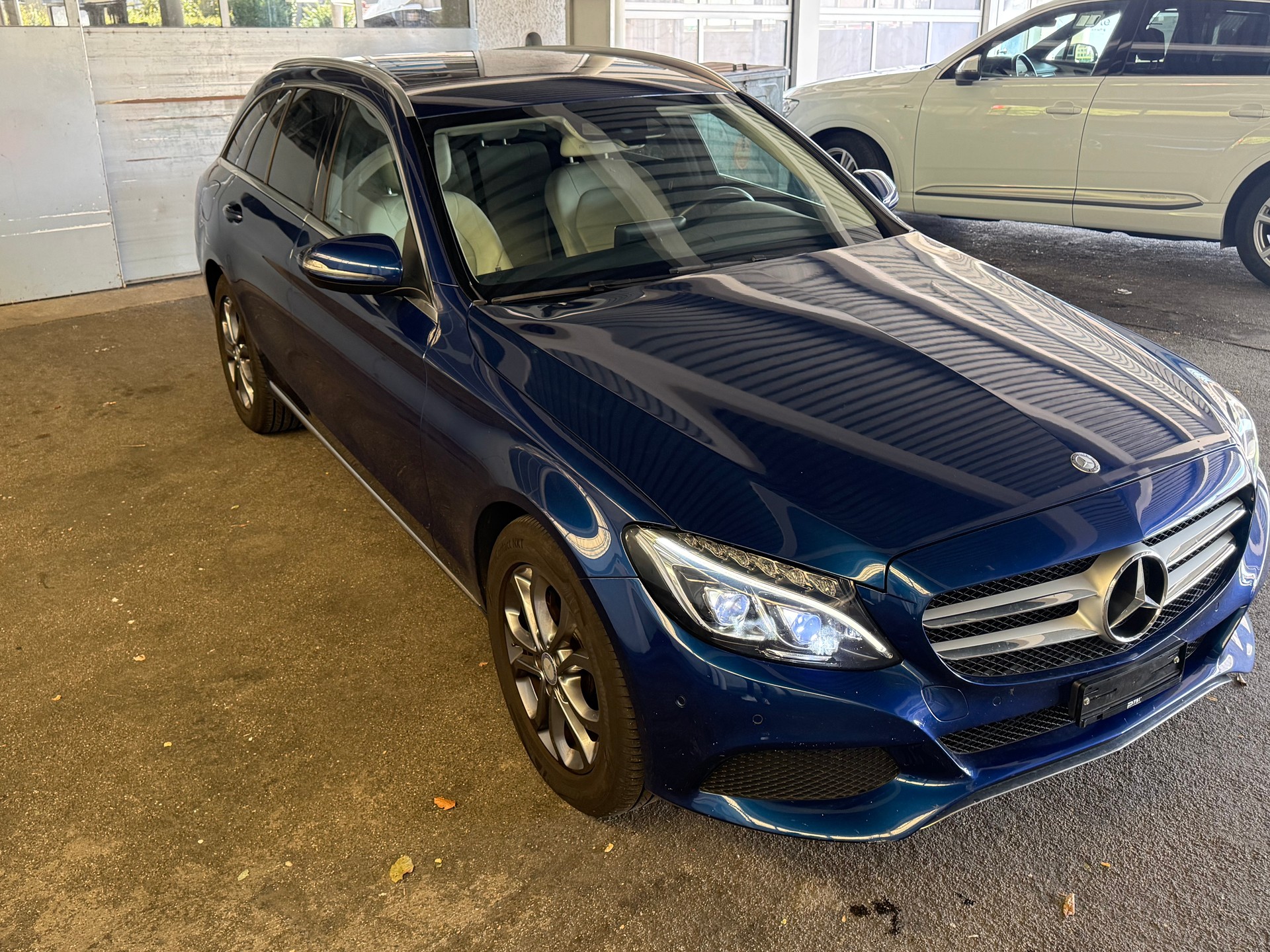 MERCEDES-BENZ C 250 d Swiss Star Exclusive 4Matic 9G-Tronic-image-3