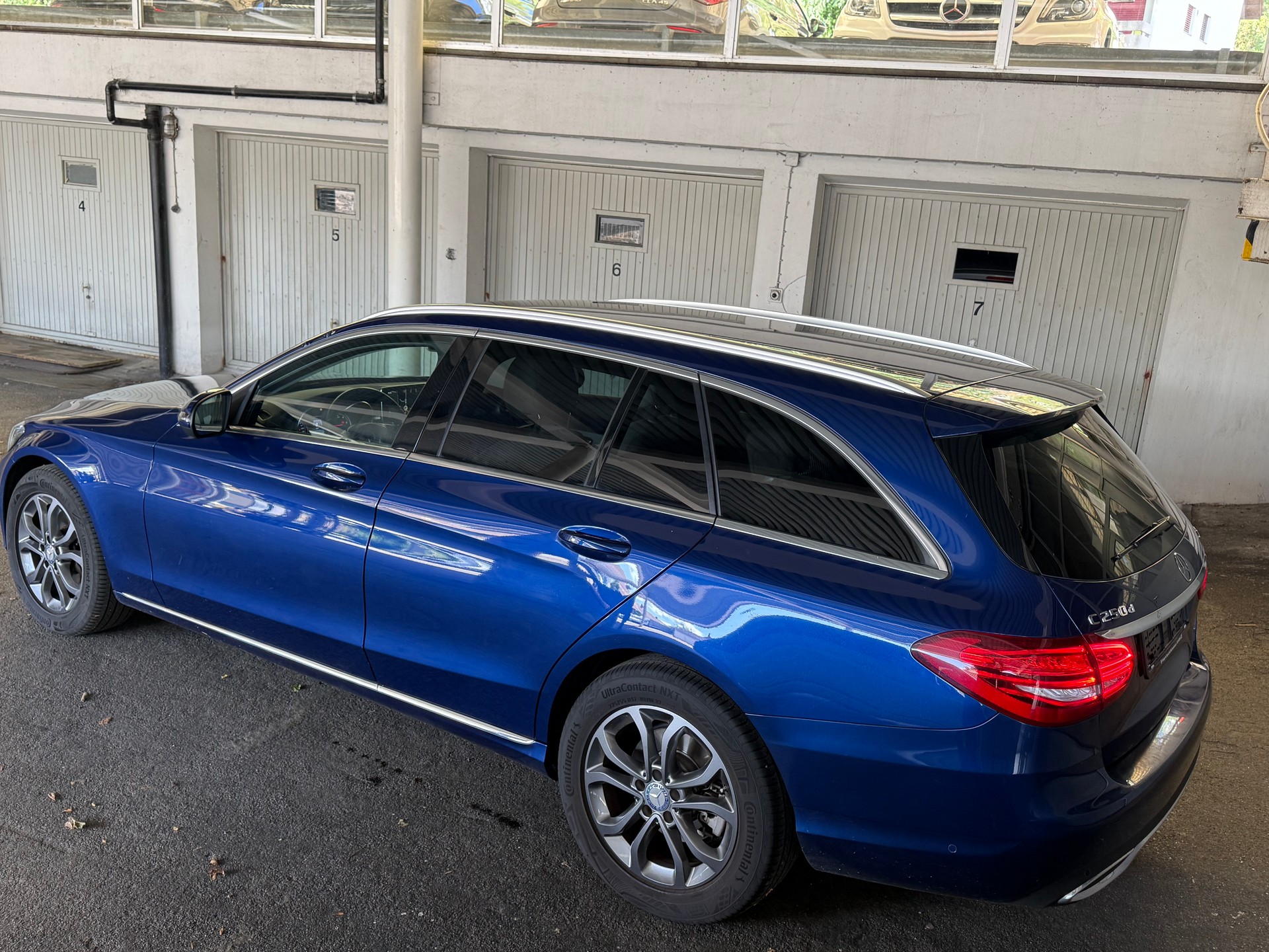 MERCEDES-BENZ C 250 d Swiss Star Exclusive 4Matic 9G-Tronic-image-5