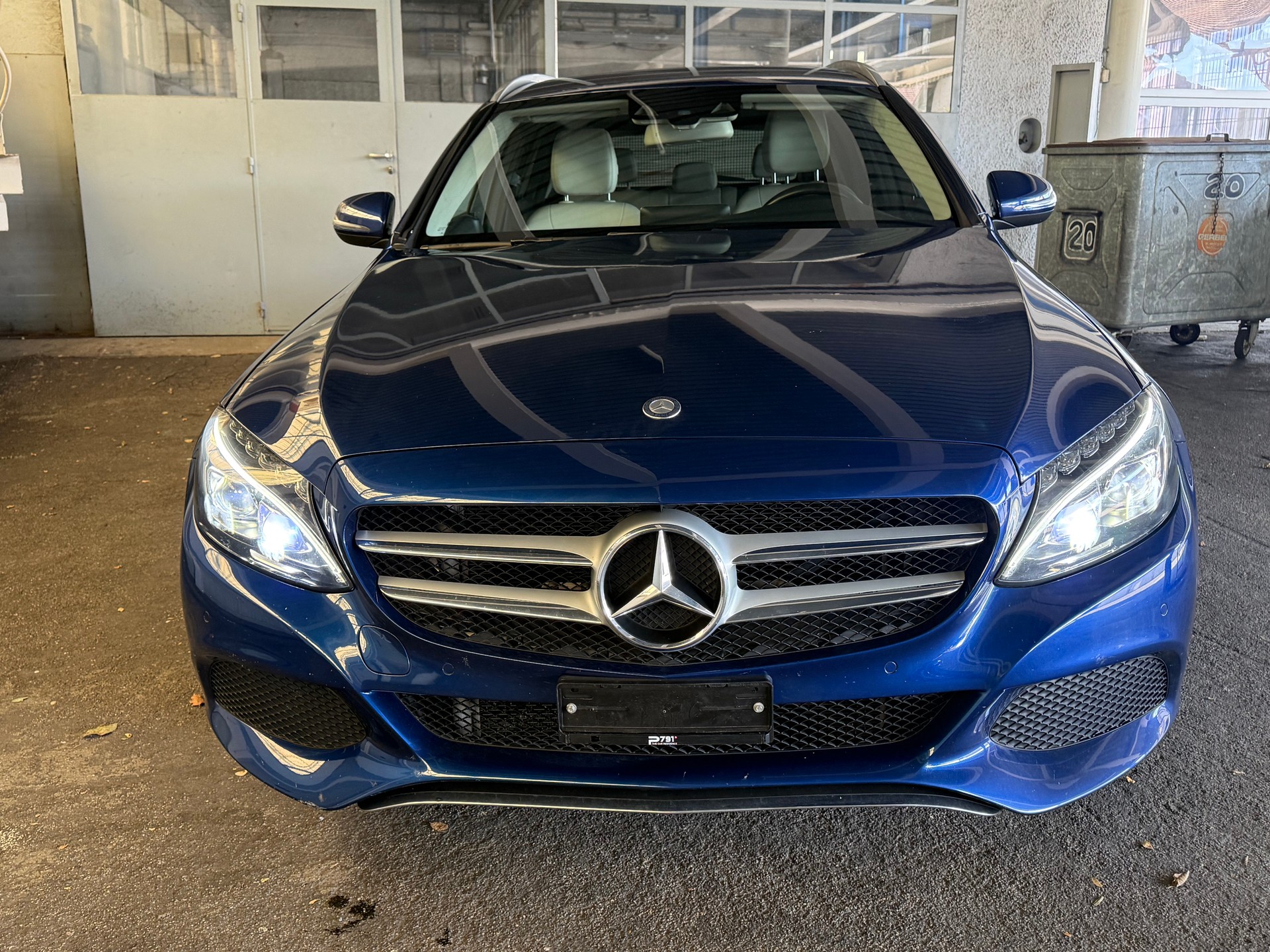 MERCEDES-BENZ C 250 d Swiss Star Exclusive 4Matic 9G-Tronic-image-2