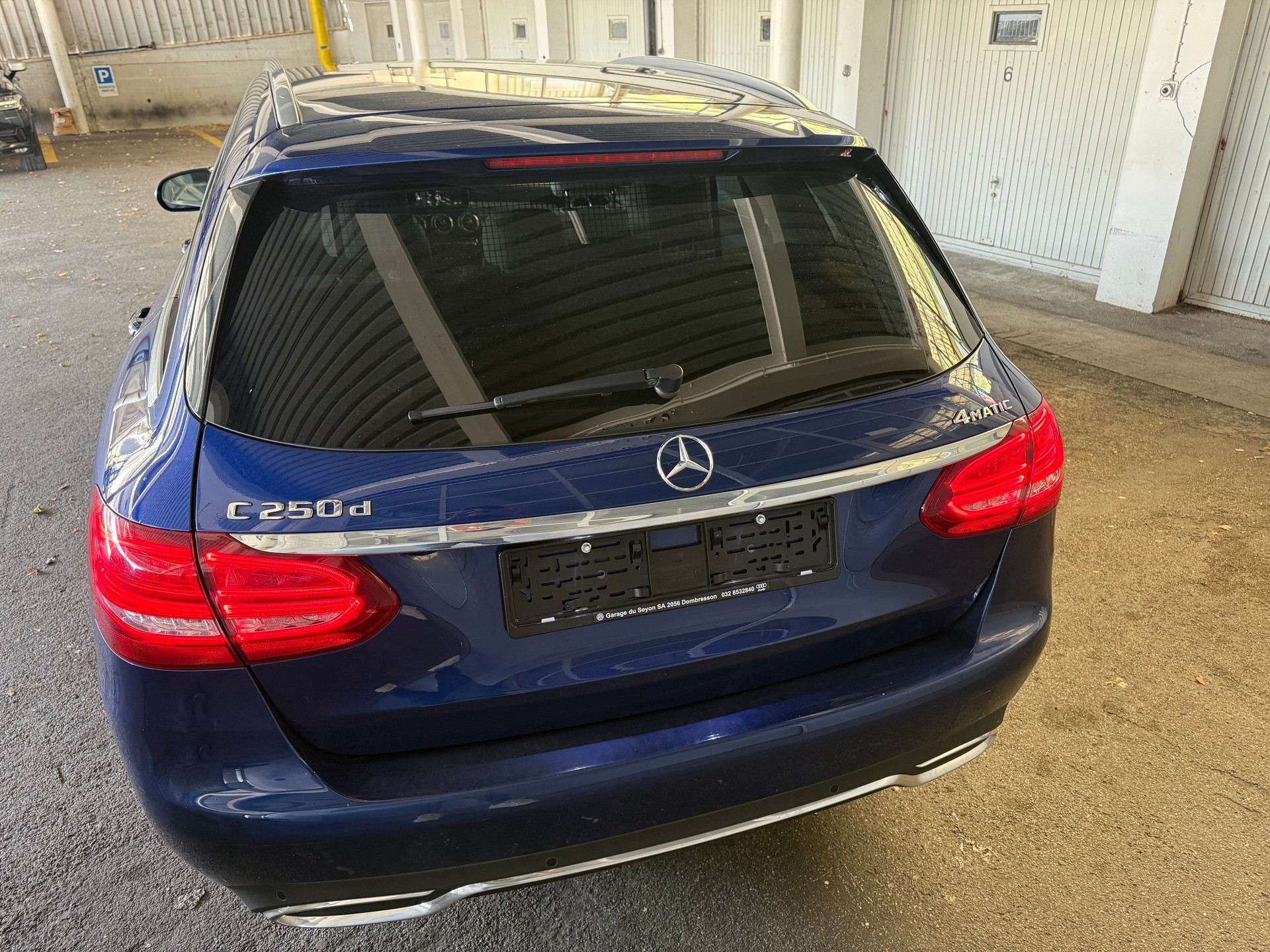 MERCEDES-BENZ C 250 d Swiss Star Exclusive 4Matic 9G-Tronic-image-6