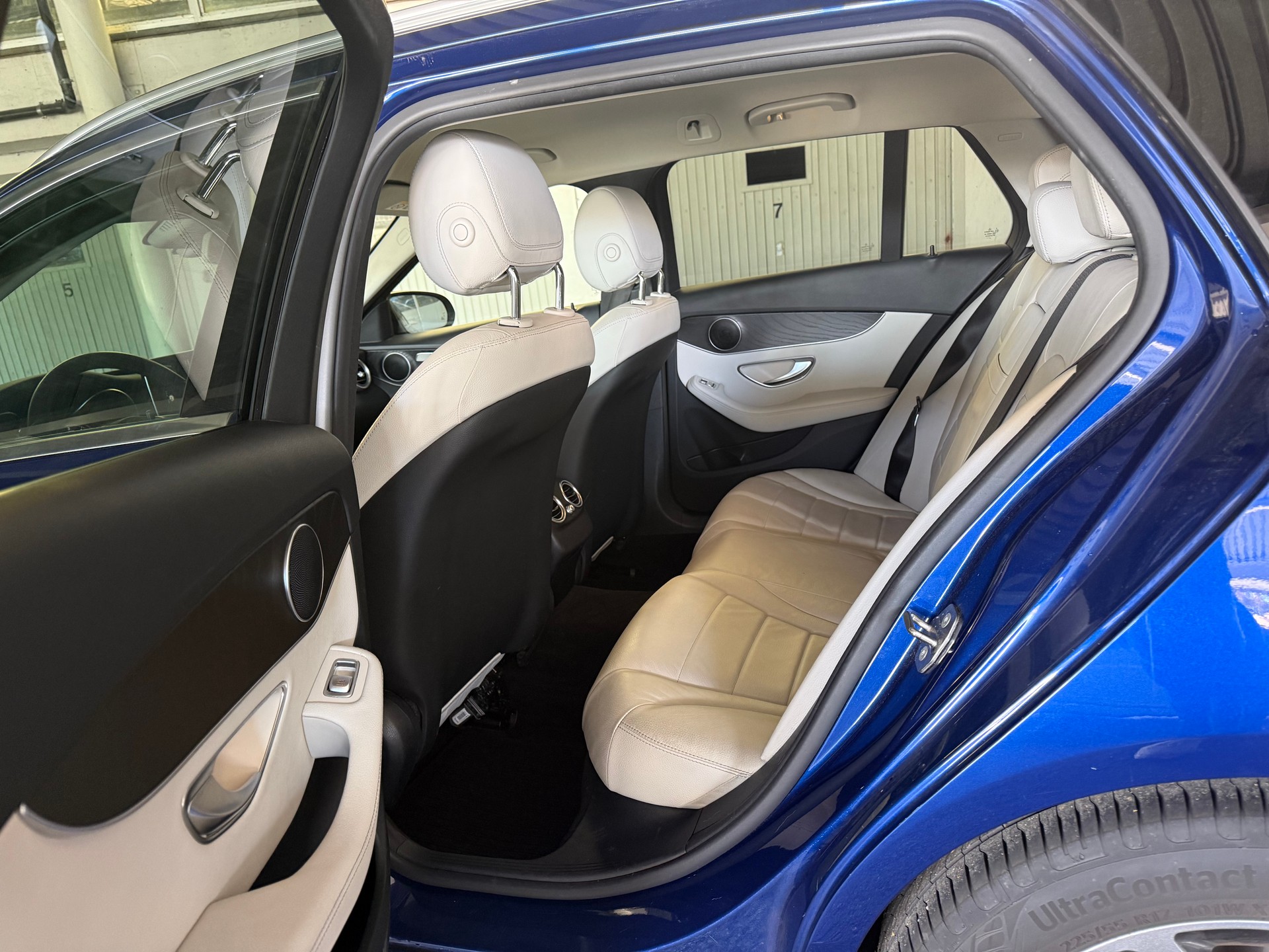 MERCEDES-BENZ C 250 d Swiss Star Exclusive 4Matic 9G-Tronic-image-8
