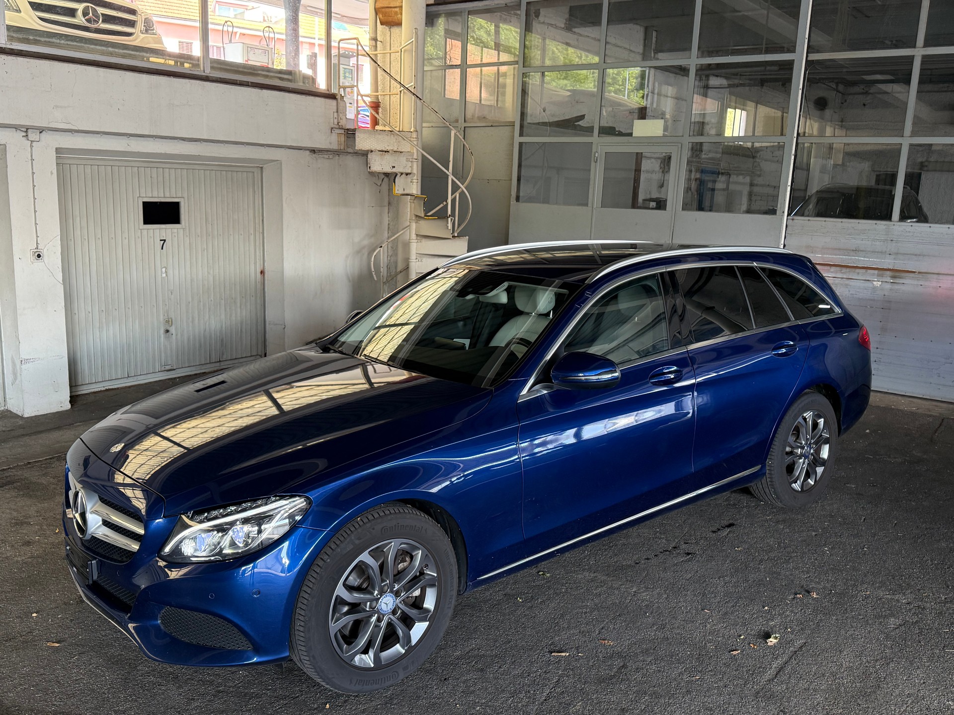 MERCEDES-BENZ C 250 d Swiss Star Exclusive 4Matic 9G-Tronic-image-0