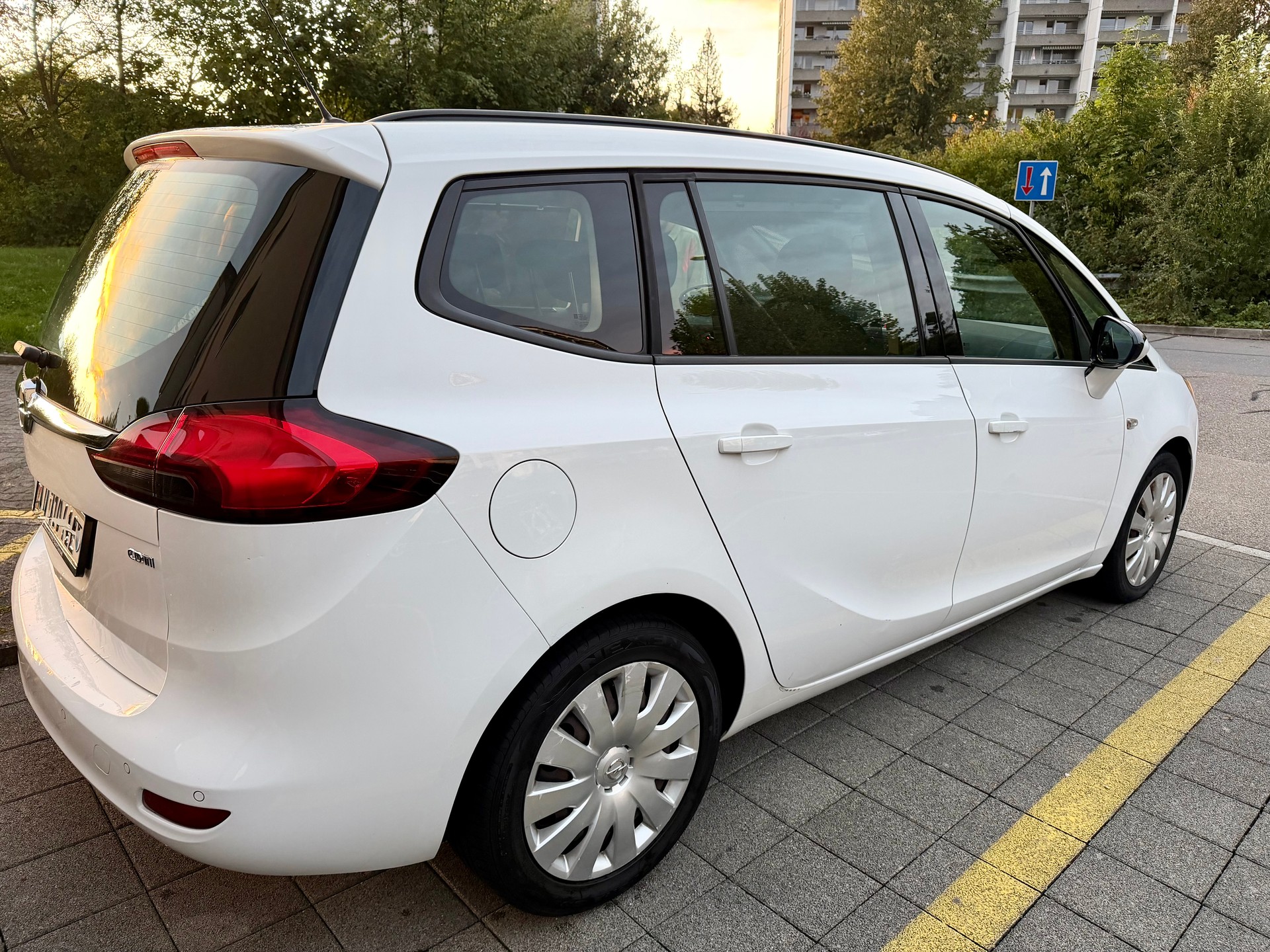 OPEL ZAFIRA 2.0 CDTI 131PS 7 PLATZ-image-2